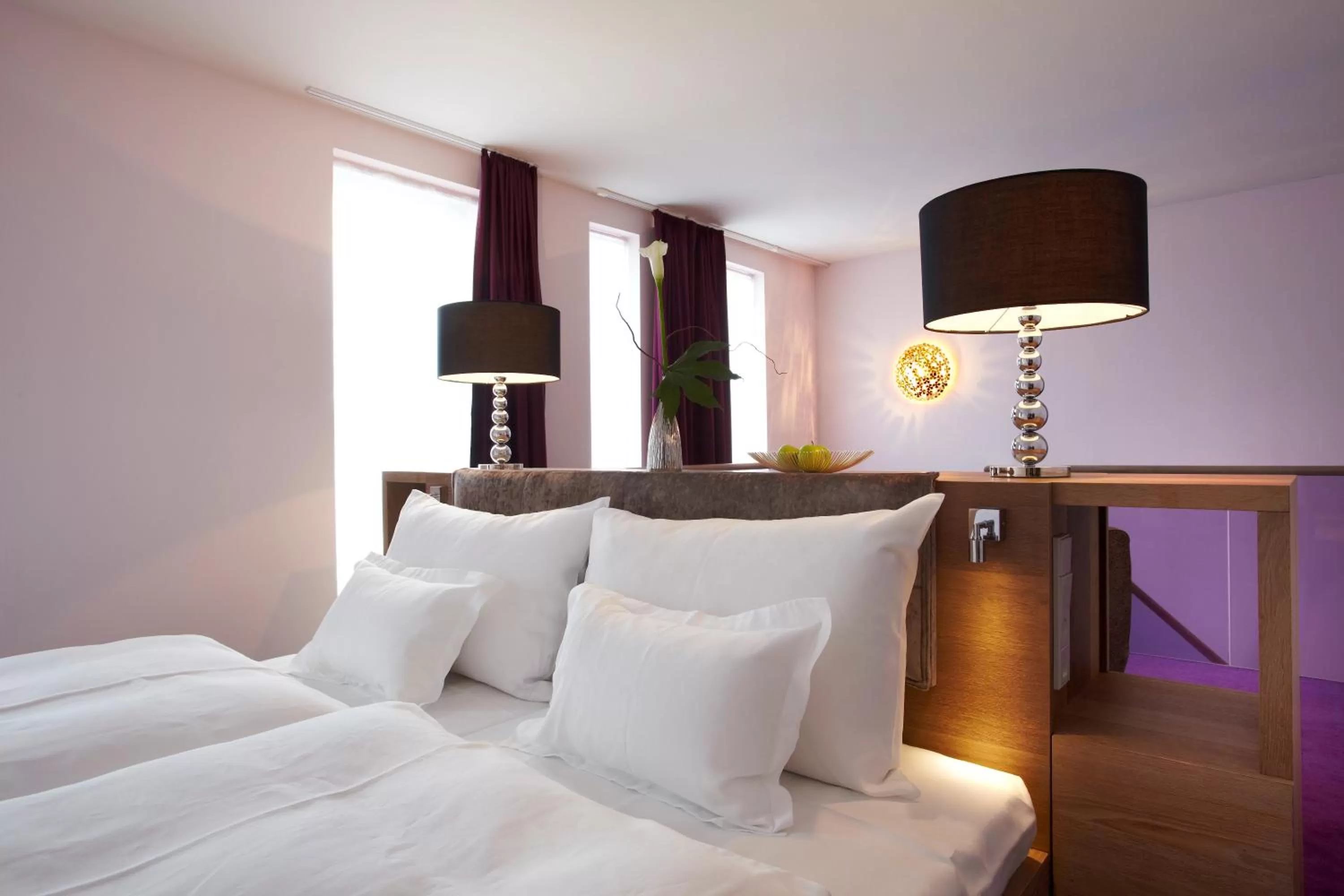 Photo of the whole room, Bed in abito Suites