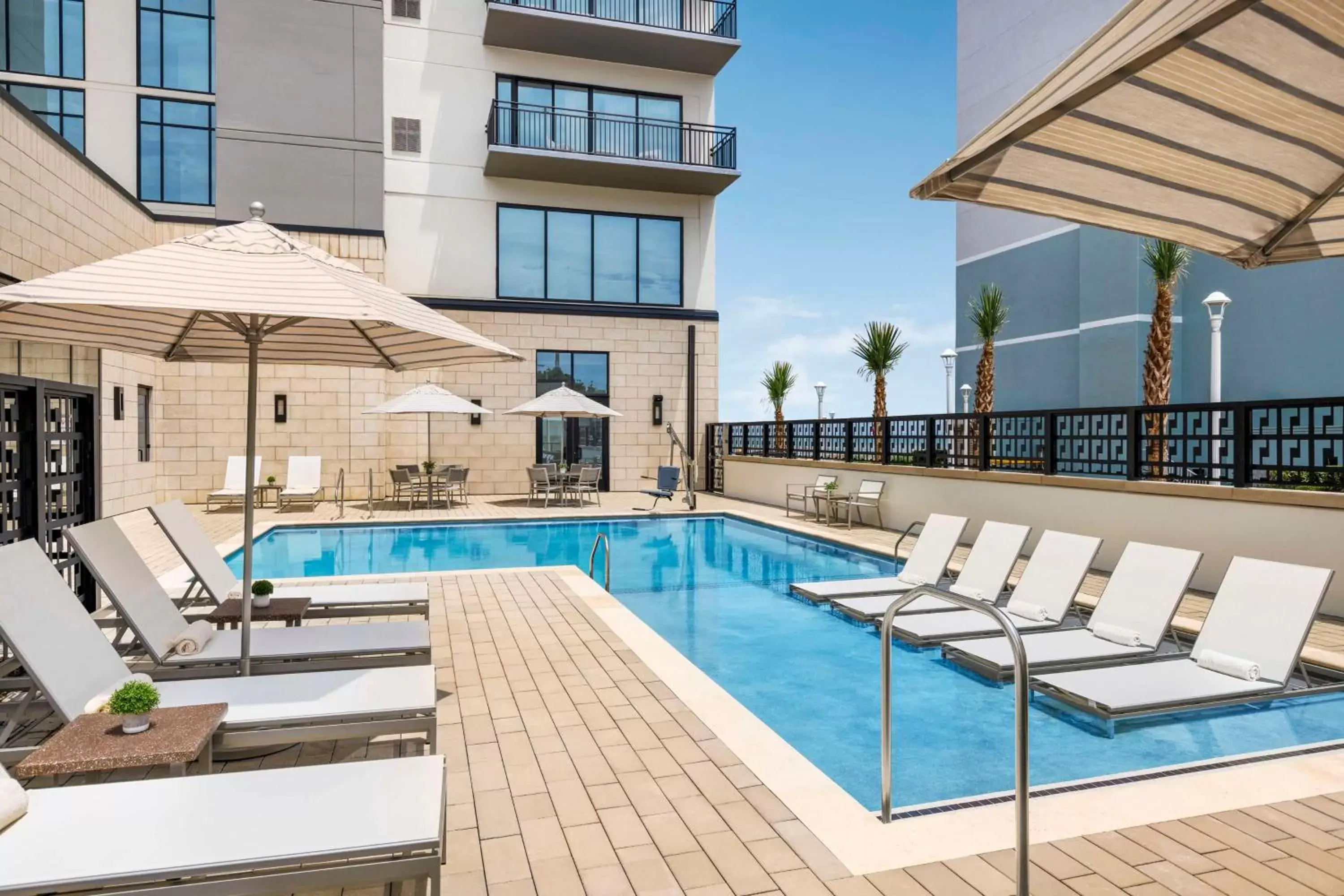 Swimming Pool in Hyatt Place Virginia Beach Oceanfront