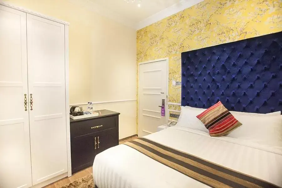 Bedroom, Bed in Apple Heritage Hotel