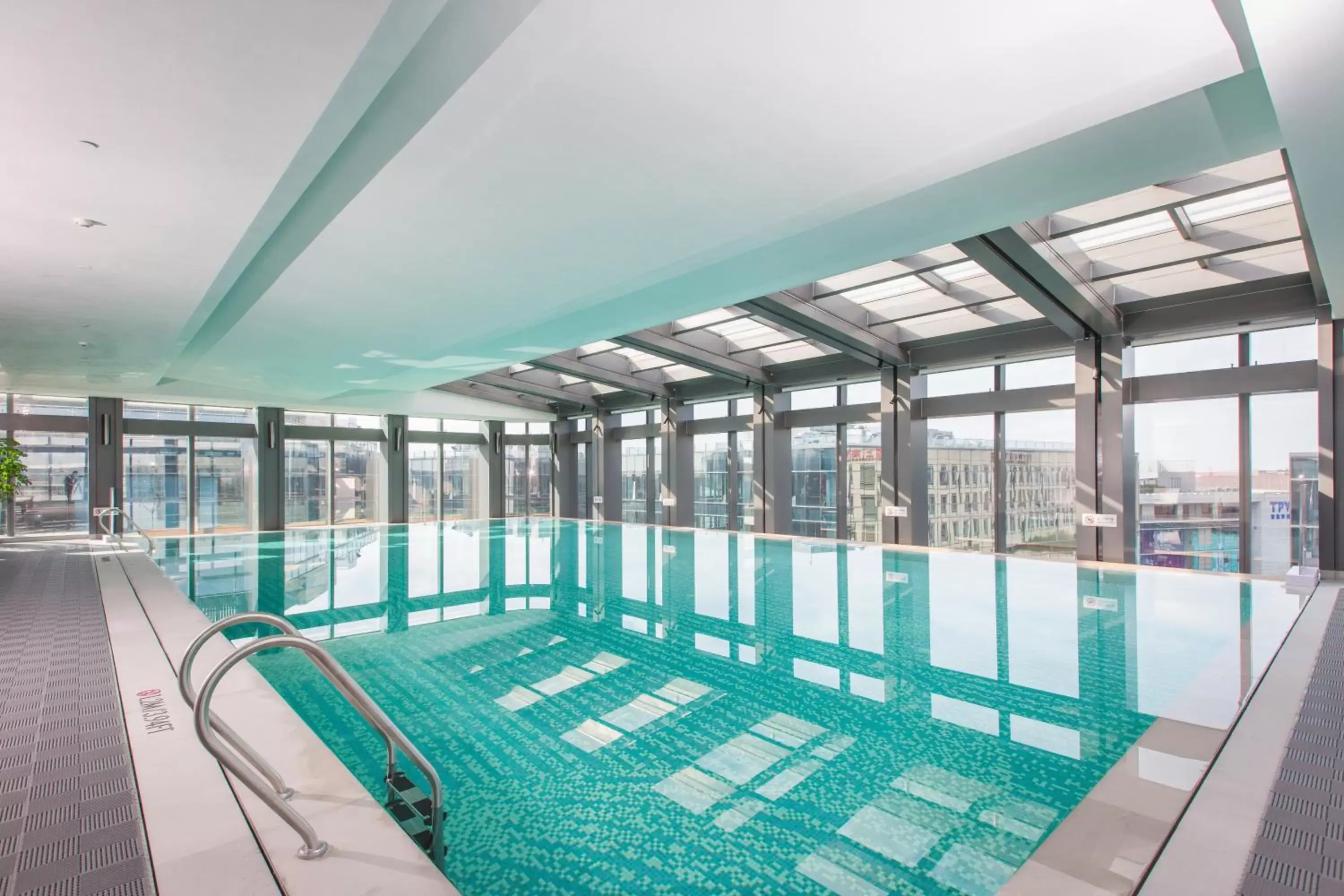 Swimming Pool in Hyatt Place Shanghai Hongqiao CBD