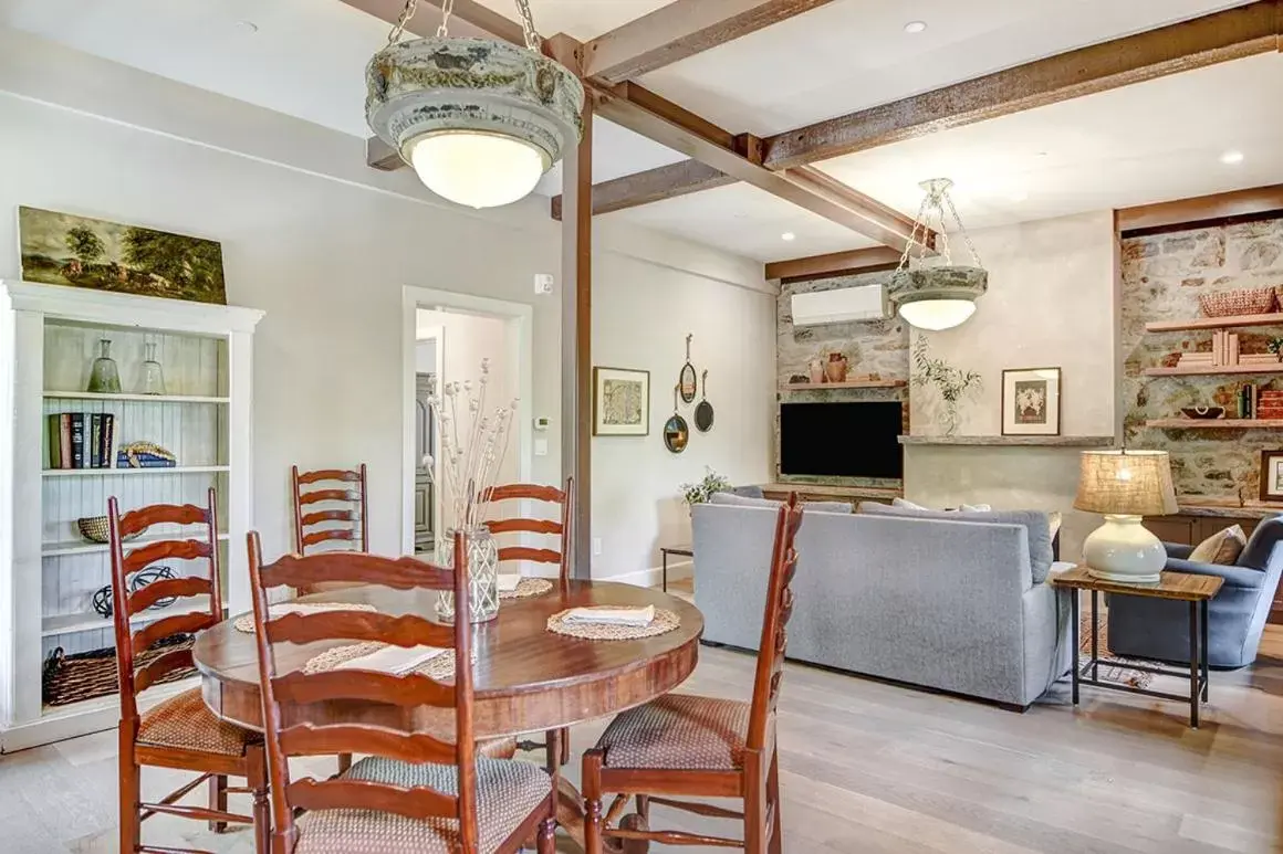 Dining Area in Bungalows 313