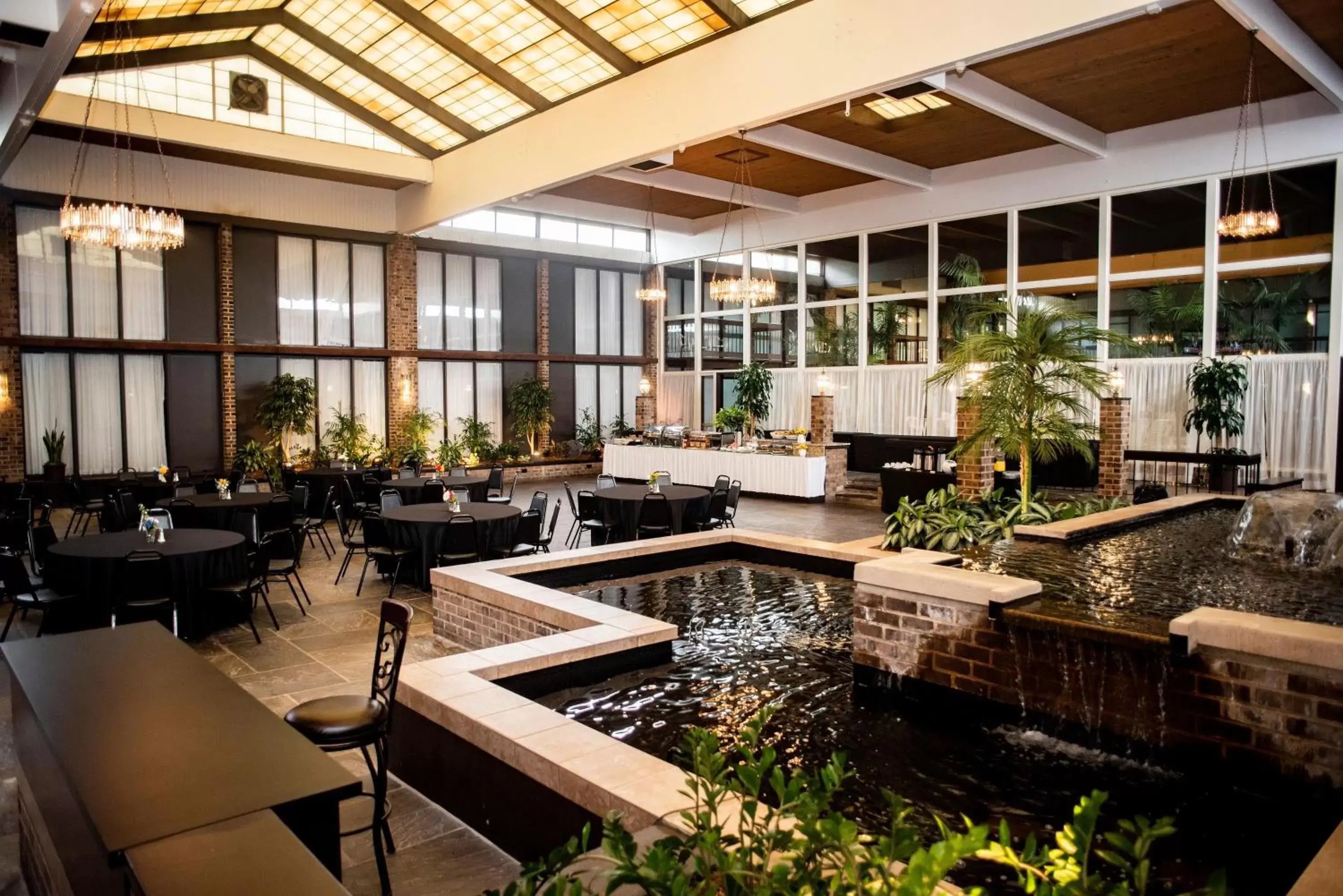 Restaurant/places to eat in Altoona Grand Hotel Restaurant/places to eat in Altoona Grand Hotel