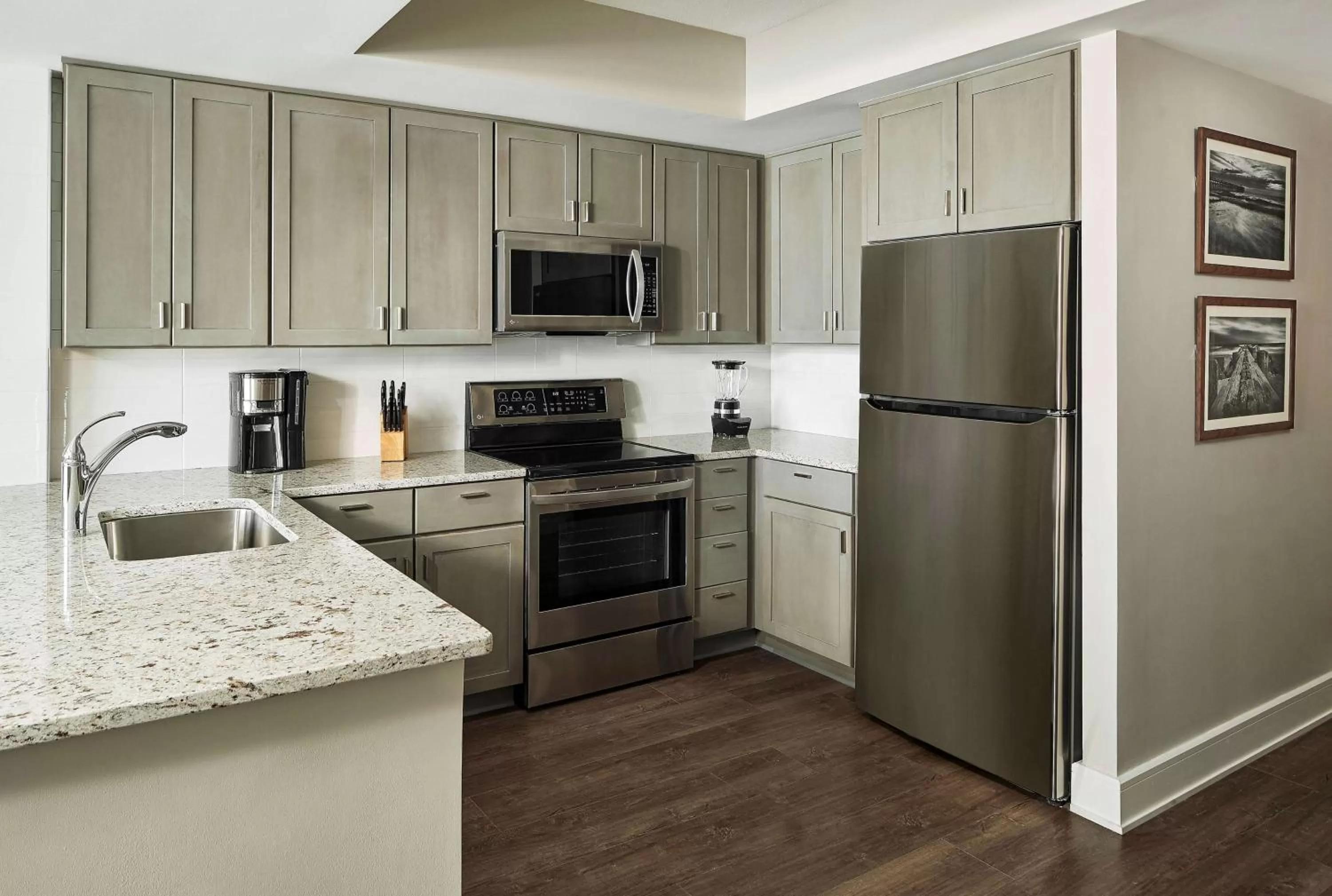 Kitchen or kitchenette in Hilton Grand Vacations Club Ocean Enclave Myrtle Beach