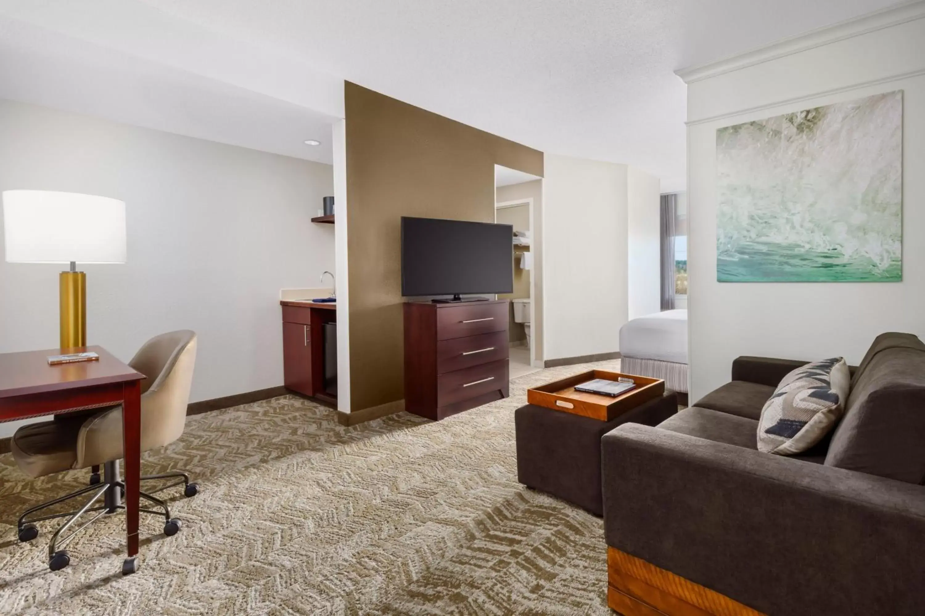 Bedroom, TV/Entertainment Center in SpringHill Suites Manchester-Boston Regional Airport