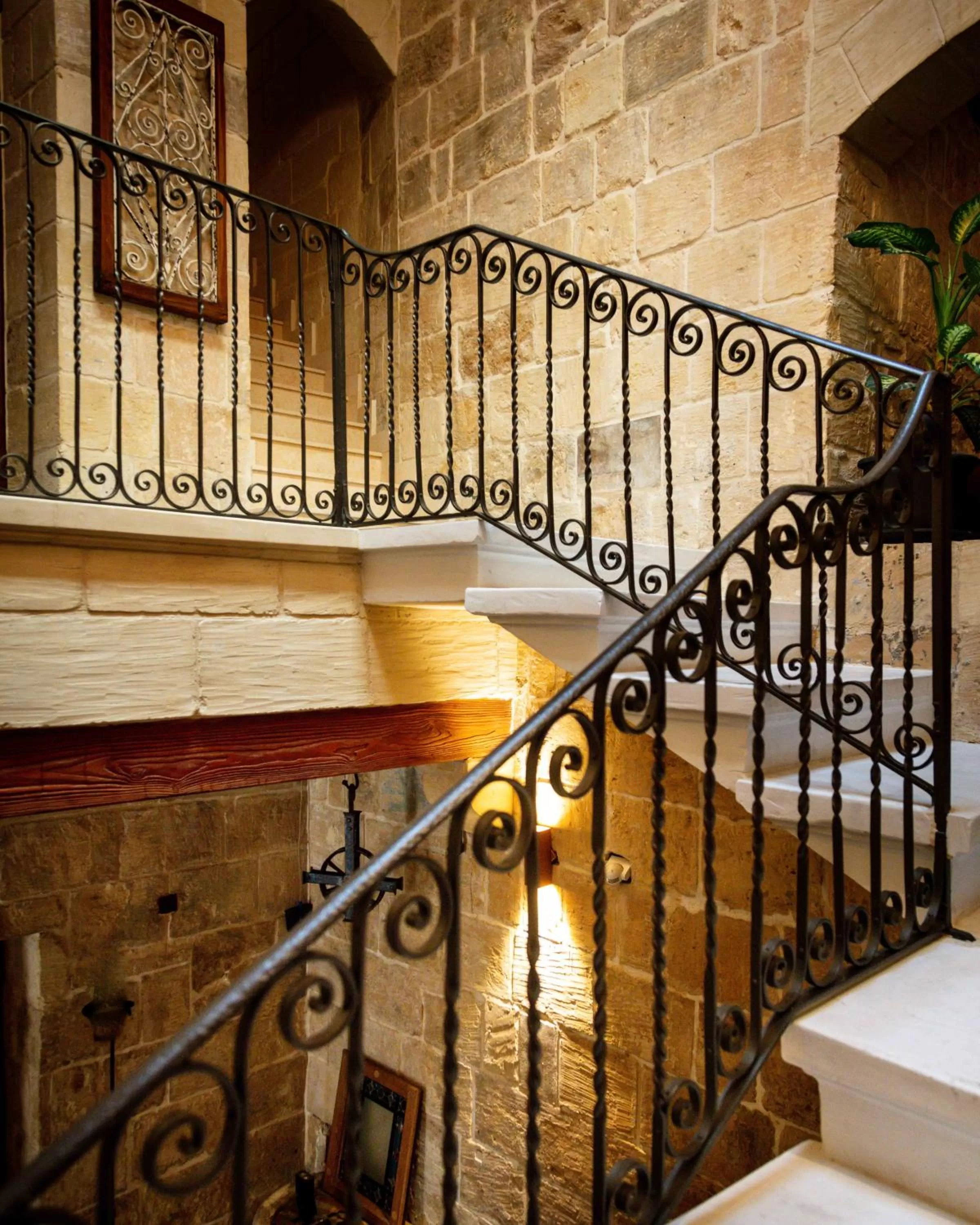 Decorative detail in The 3Cities Auberge