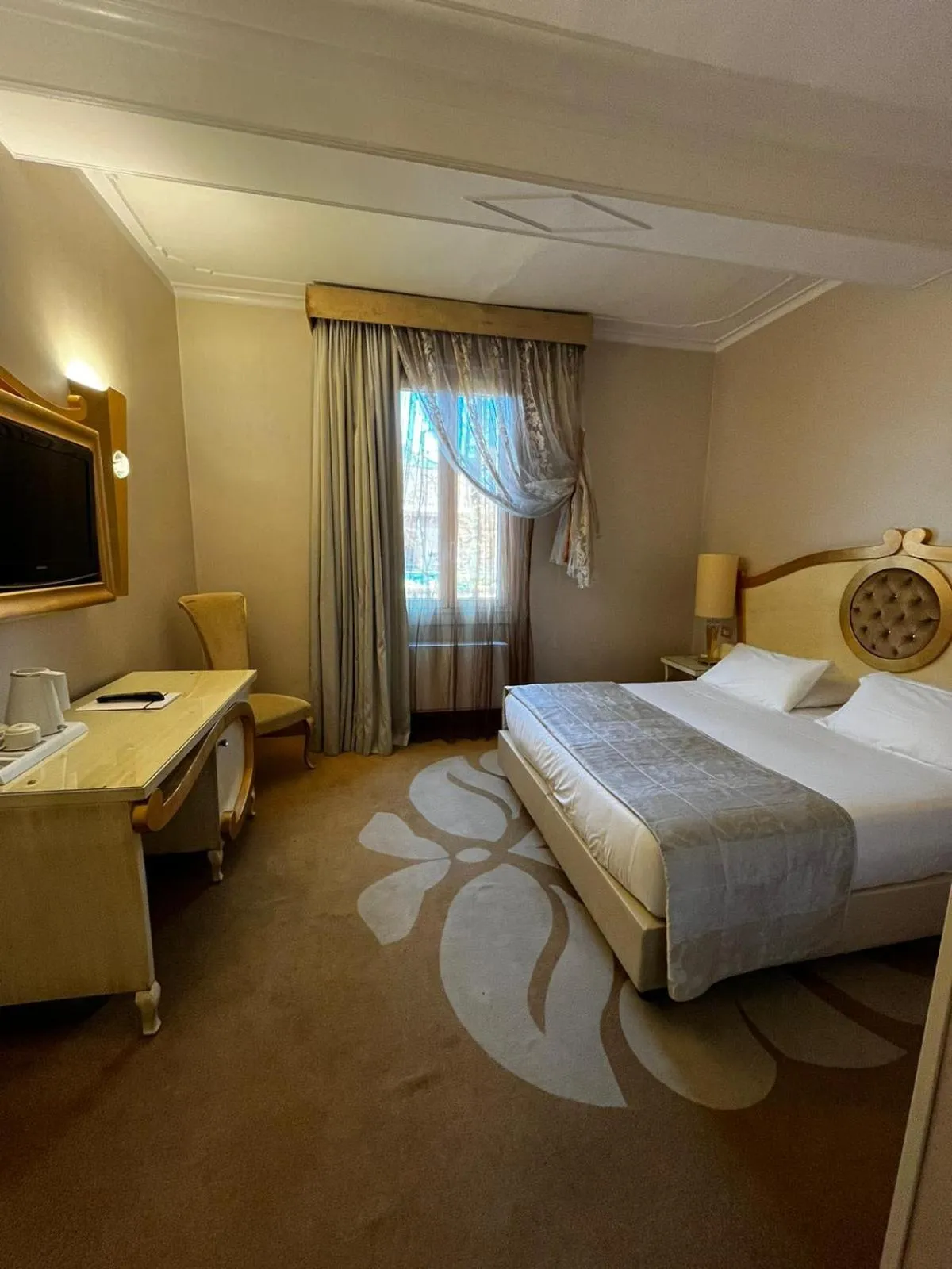 Photo of the whole room, Bed in Zanhotel Tre Vecchi