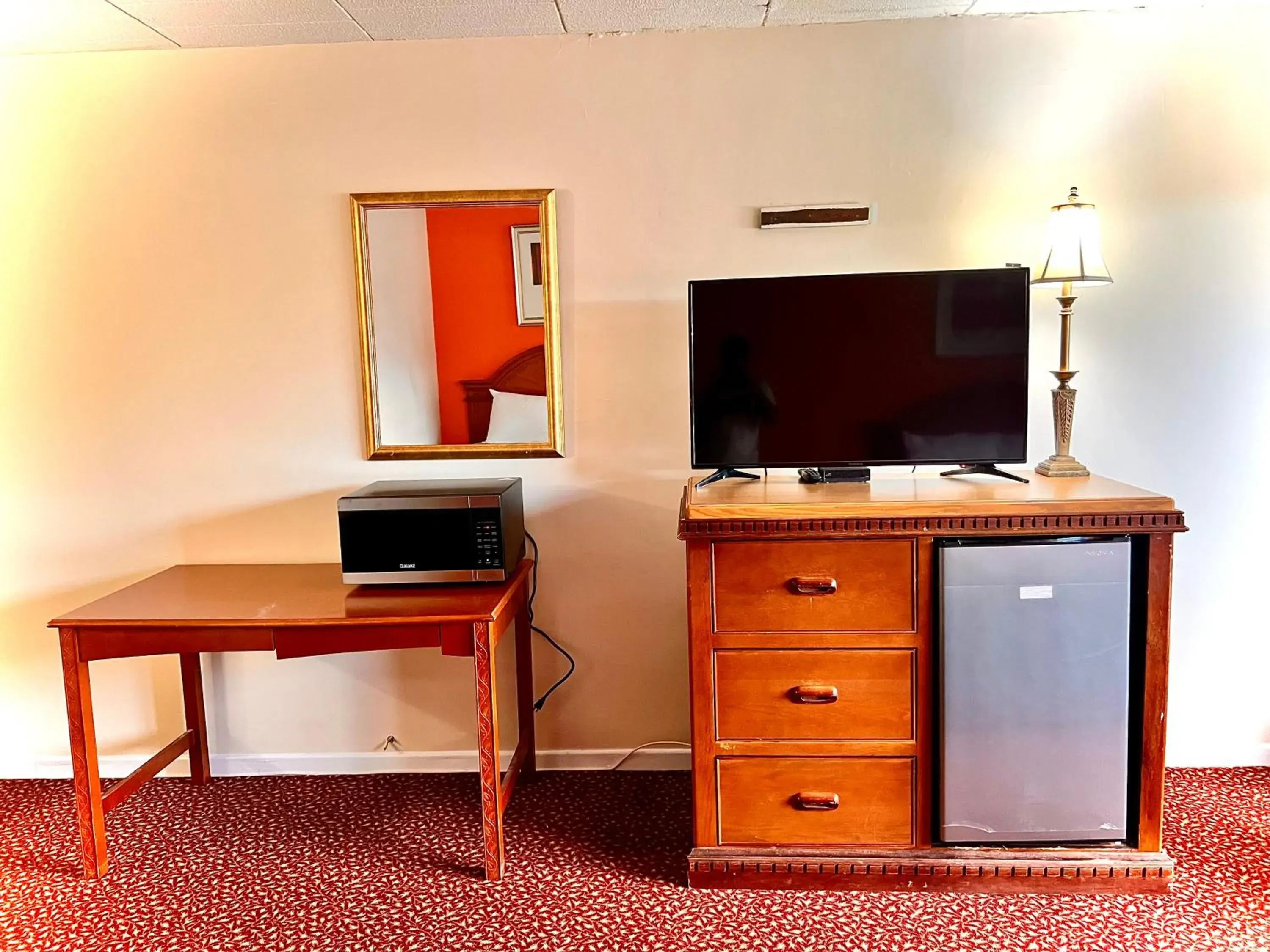 TV/Entertainment Center in Lively Inn and Suites