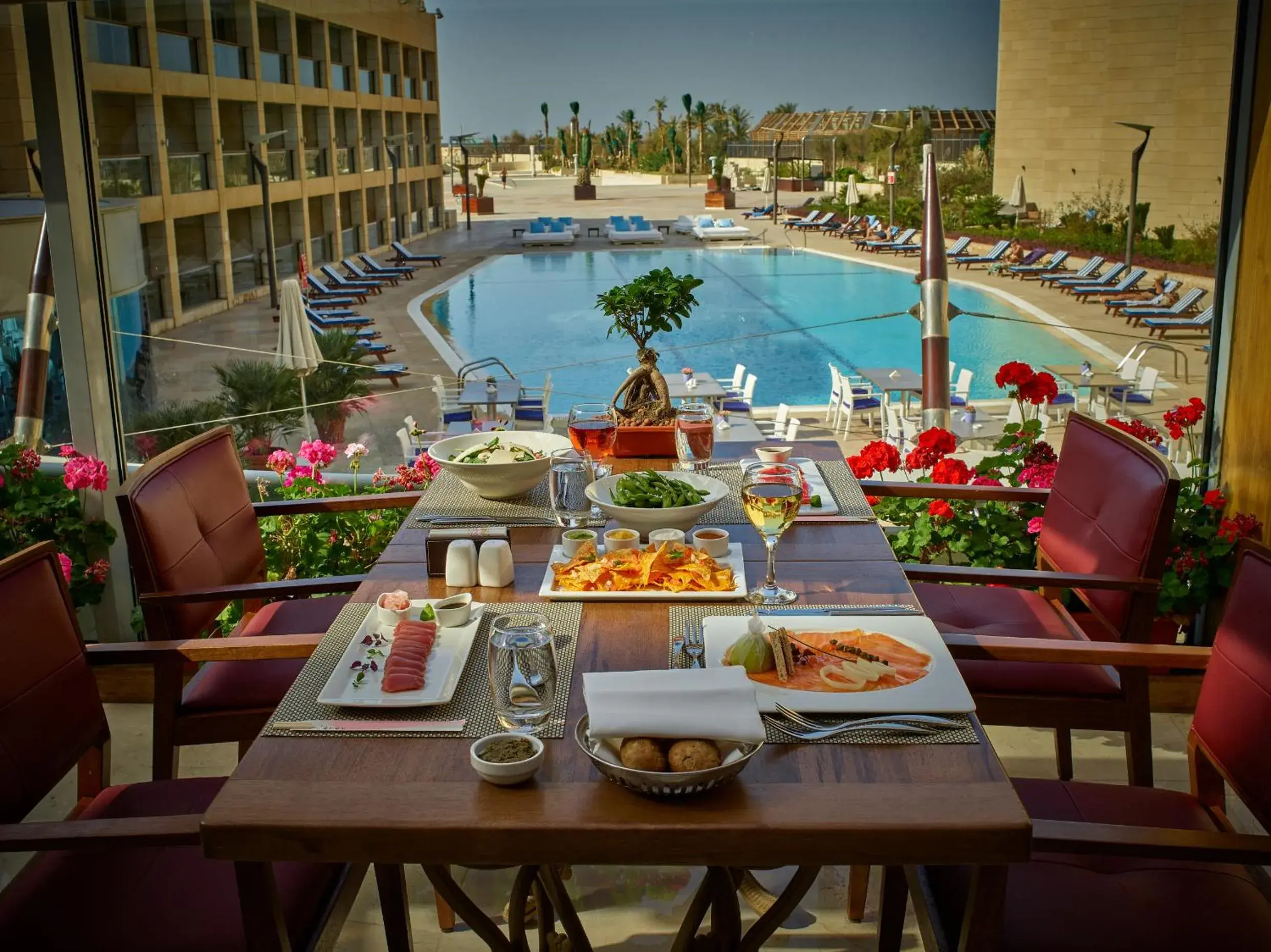 Food, Restaurant/Places to Eat in Coral Beach Hotel And Resort Beirut