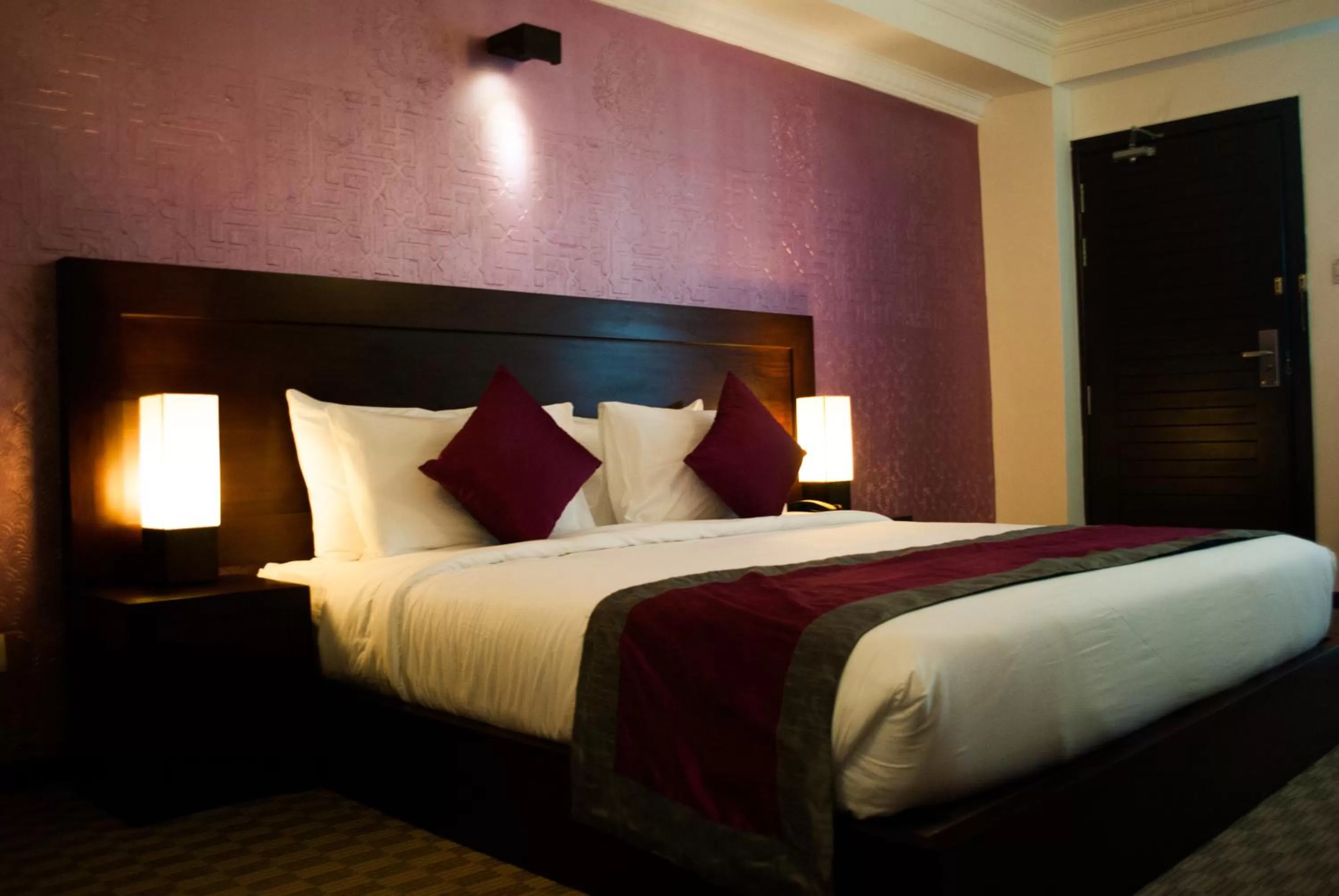 Bed in Ceylon City Hotel,Colombo