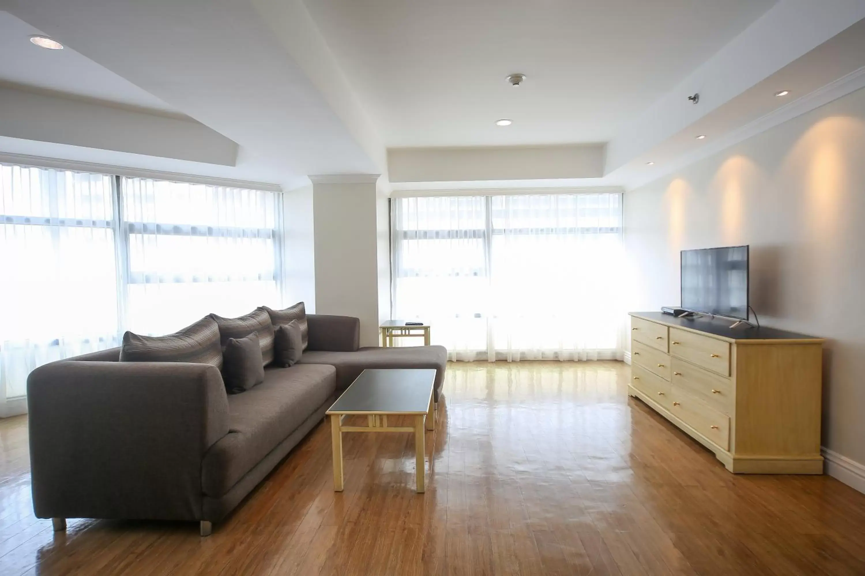 Living room, Seating Area in Infinity Tower Suites