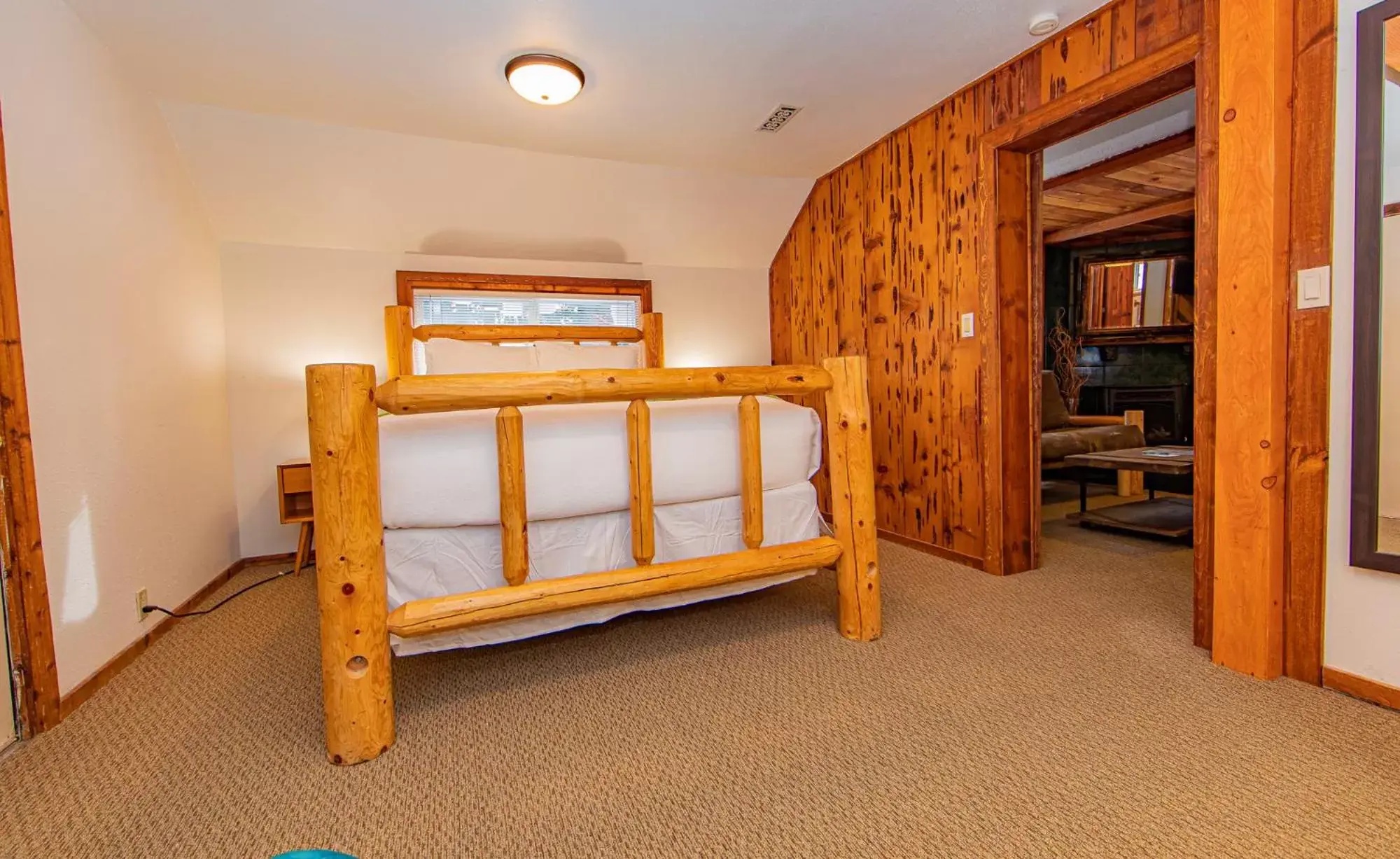 Bed, Bunk Bed in Cooper Spur Mountain Resort