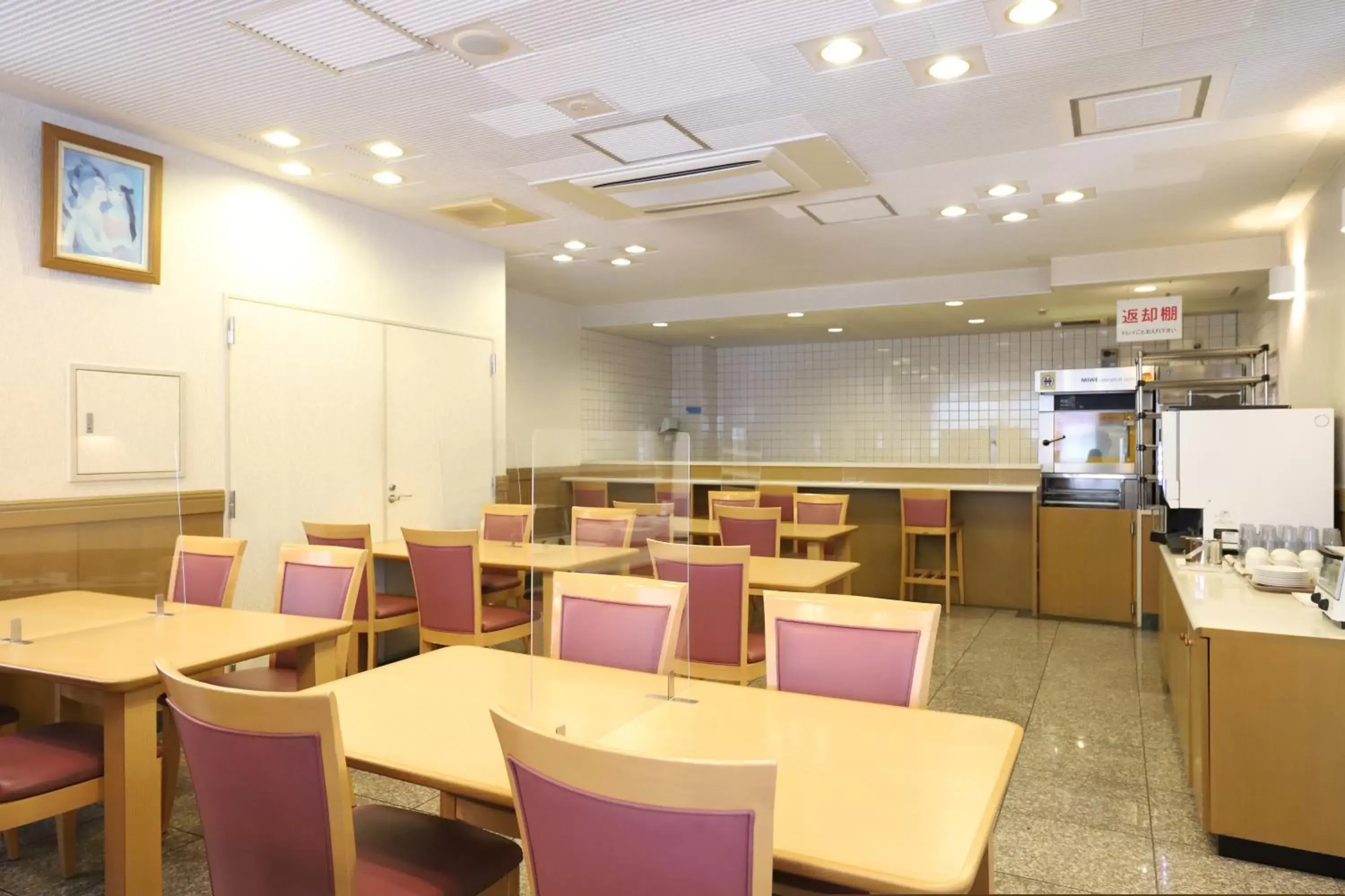 Restaurant/Places to Eat in Smile Hotel Takaoka Ekimae