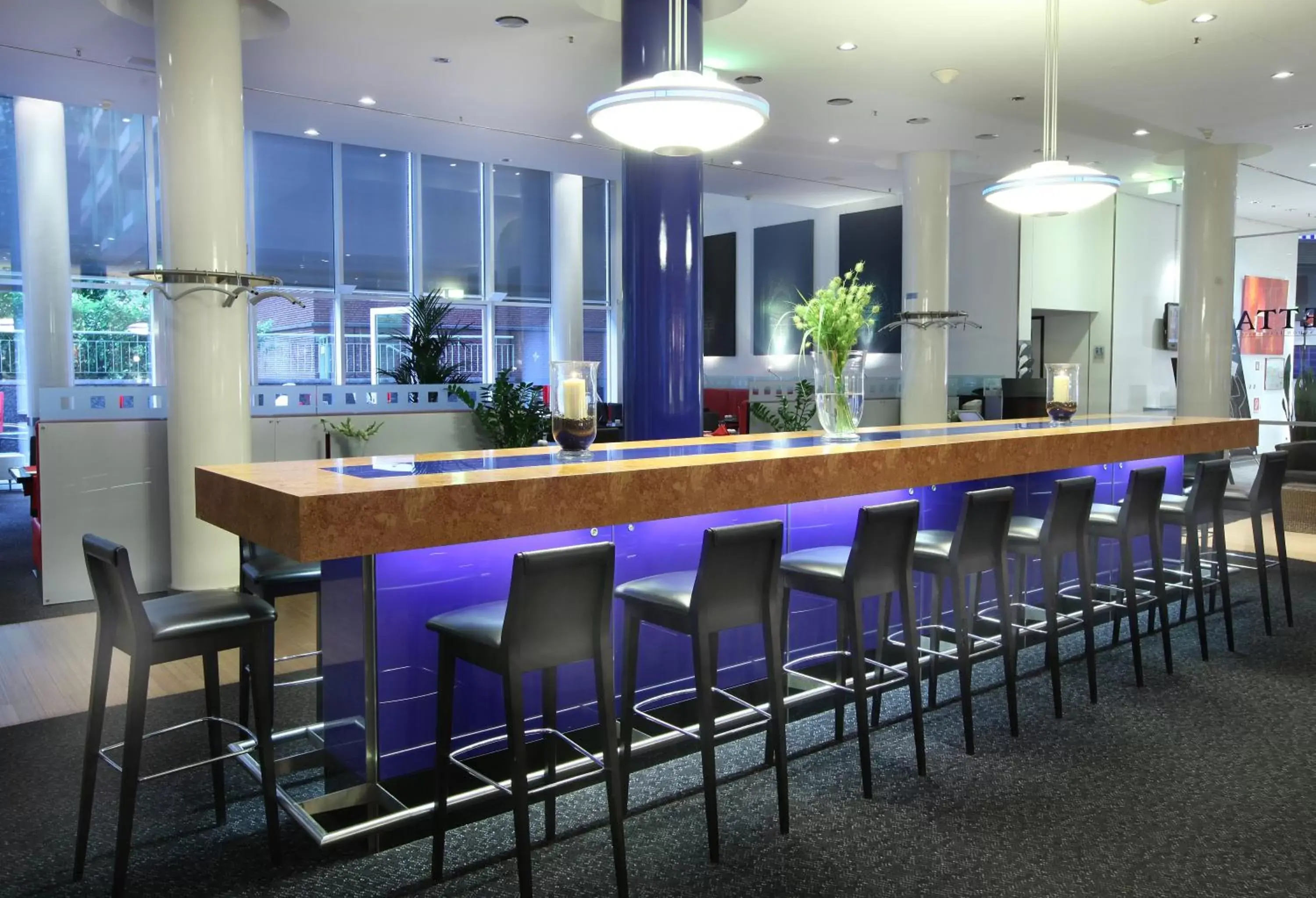 Lounge or bar in Lindner Hotel Cologne Am Dom, part of JdV by Hyatt Lounge or bar in Lindner Hotel Cologne Am Dom, part of JdV by Hyatt