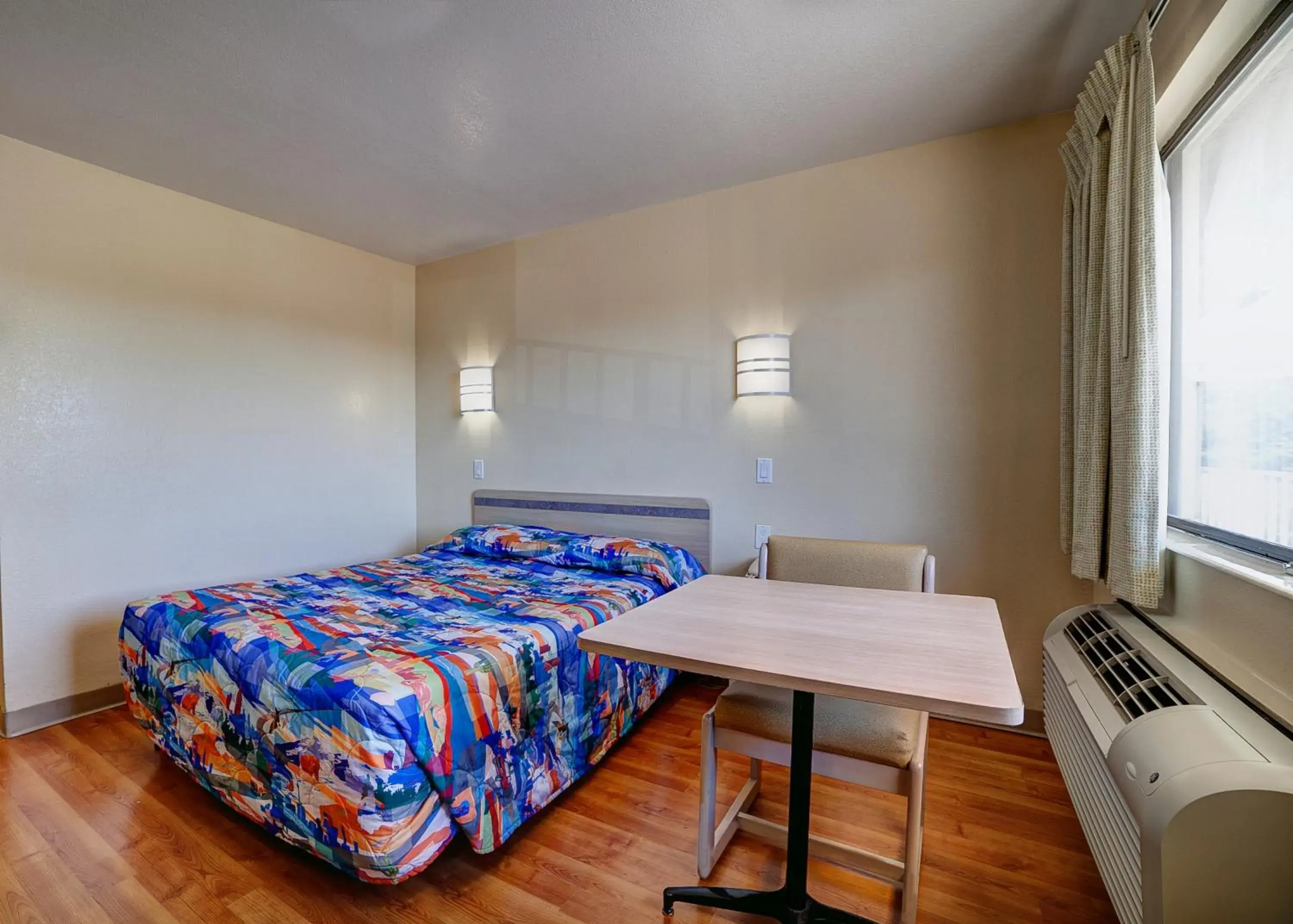 Bedroom, Bed in Super 7 Inn Bedroom, Bed in Super 7 Inn