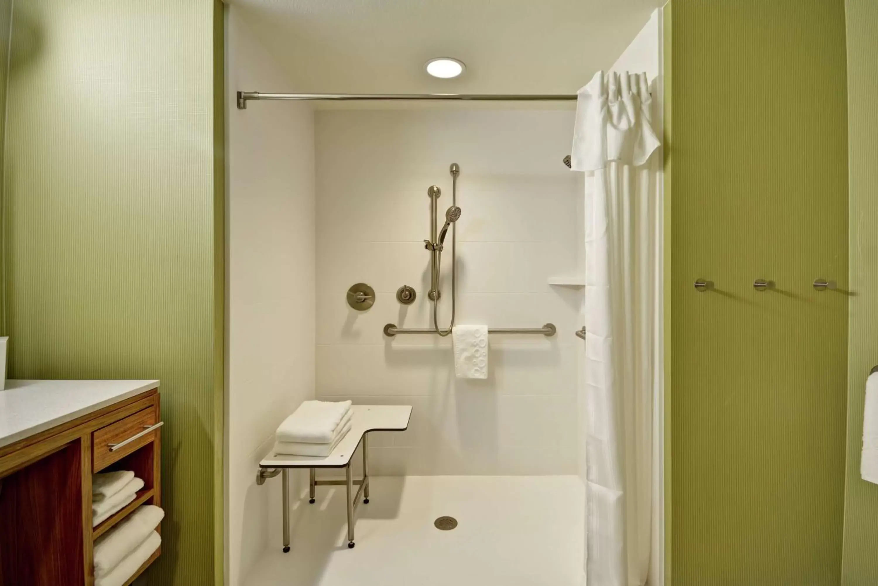 Bathroom in Home2 Suites By Hilton Rapid City