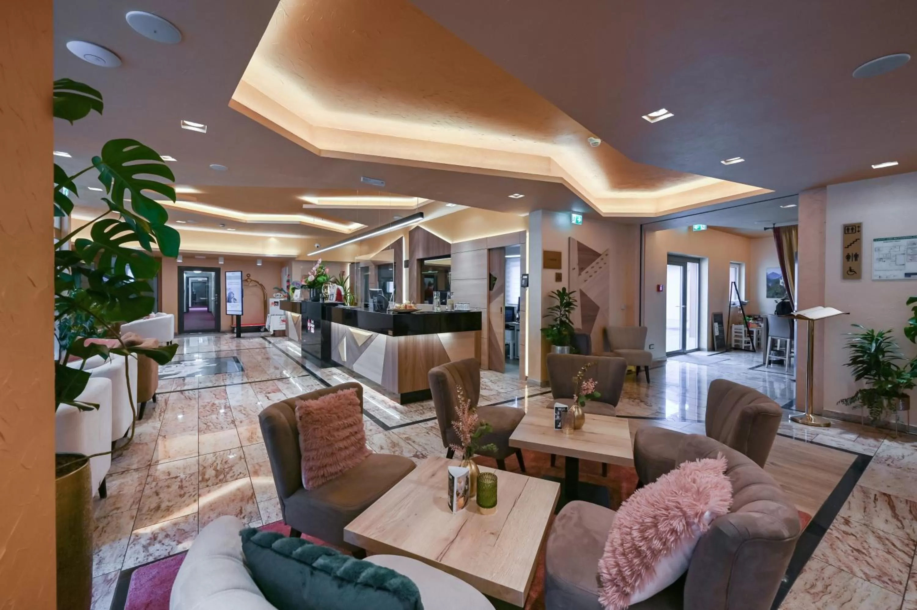 Lobby or reception in Best Western Plus Hotel Füssen