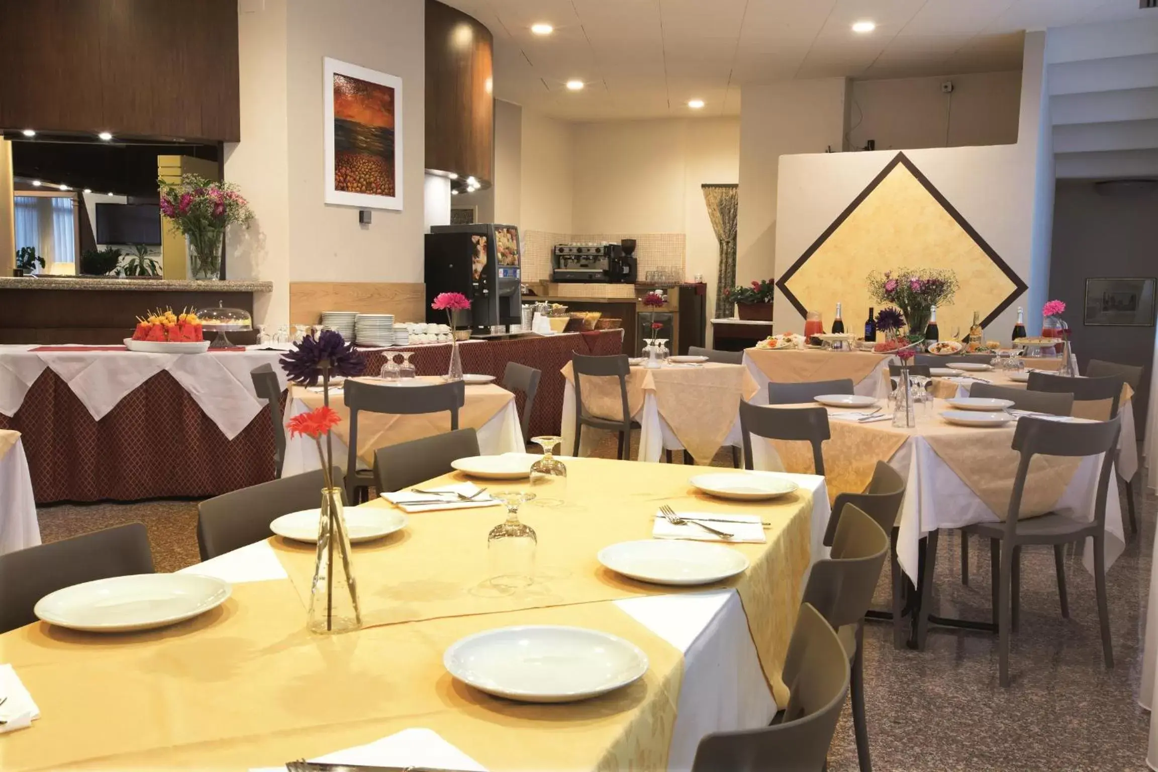 Restaurant/Places to Eat in iH Hotels Milano St. John