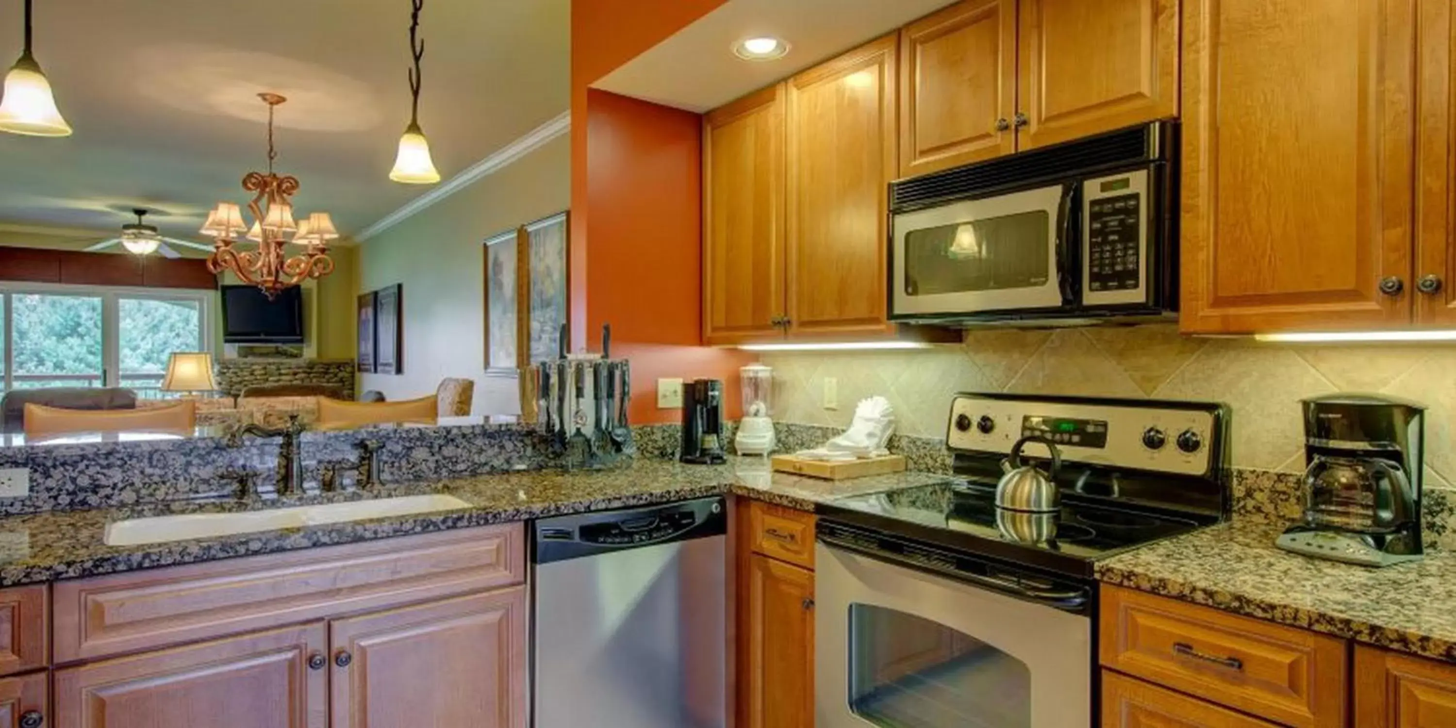 Kitchen/Kitchenette in RiverStone Resort & Spa