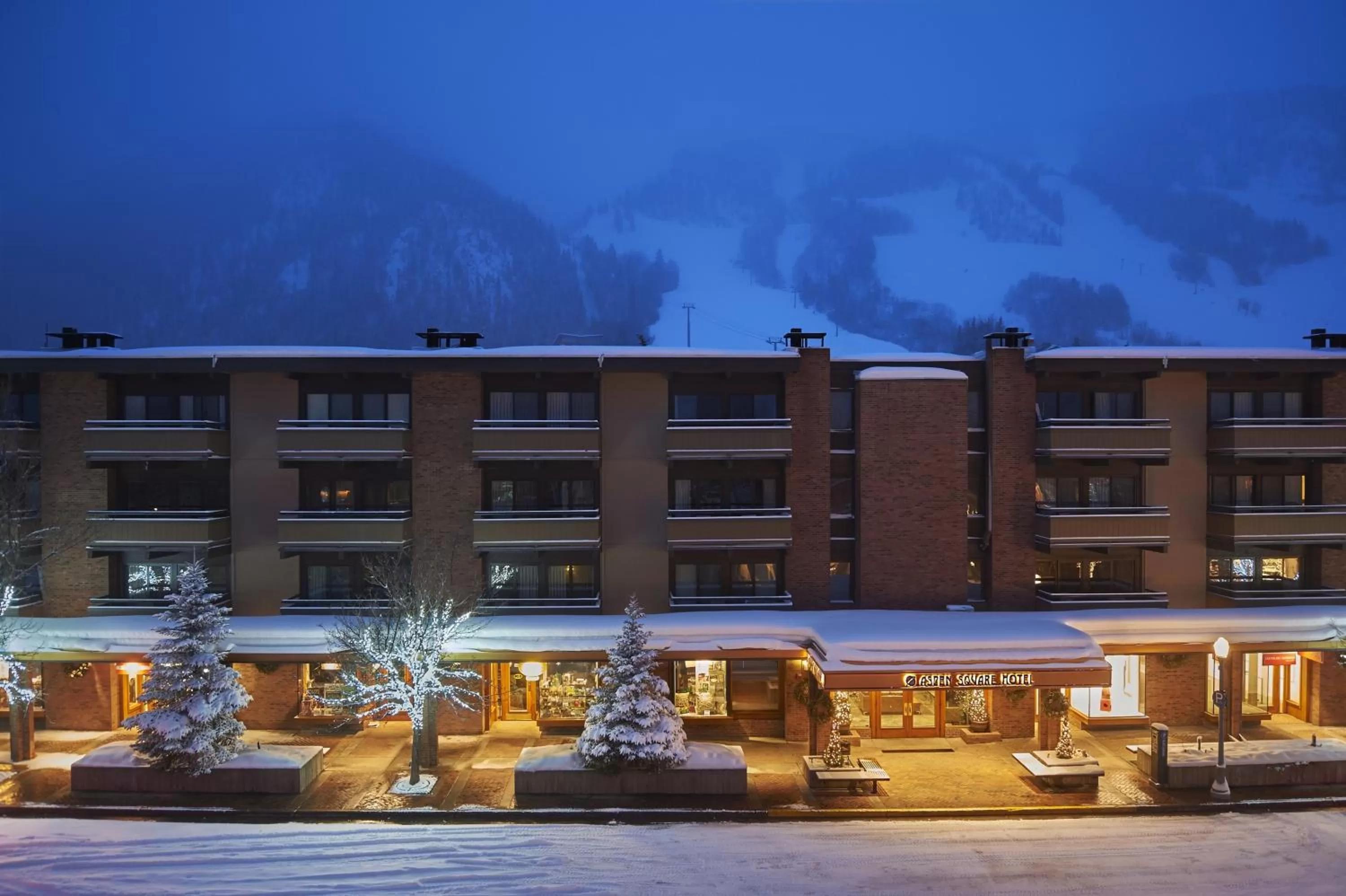 Facade/entrance in Aspen Square Condominium Hotel
