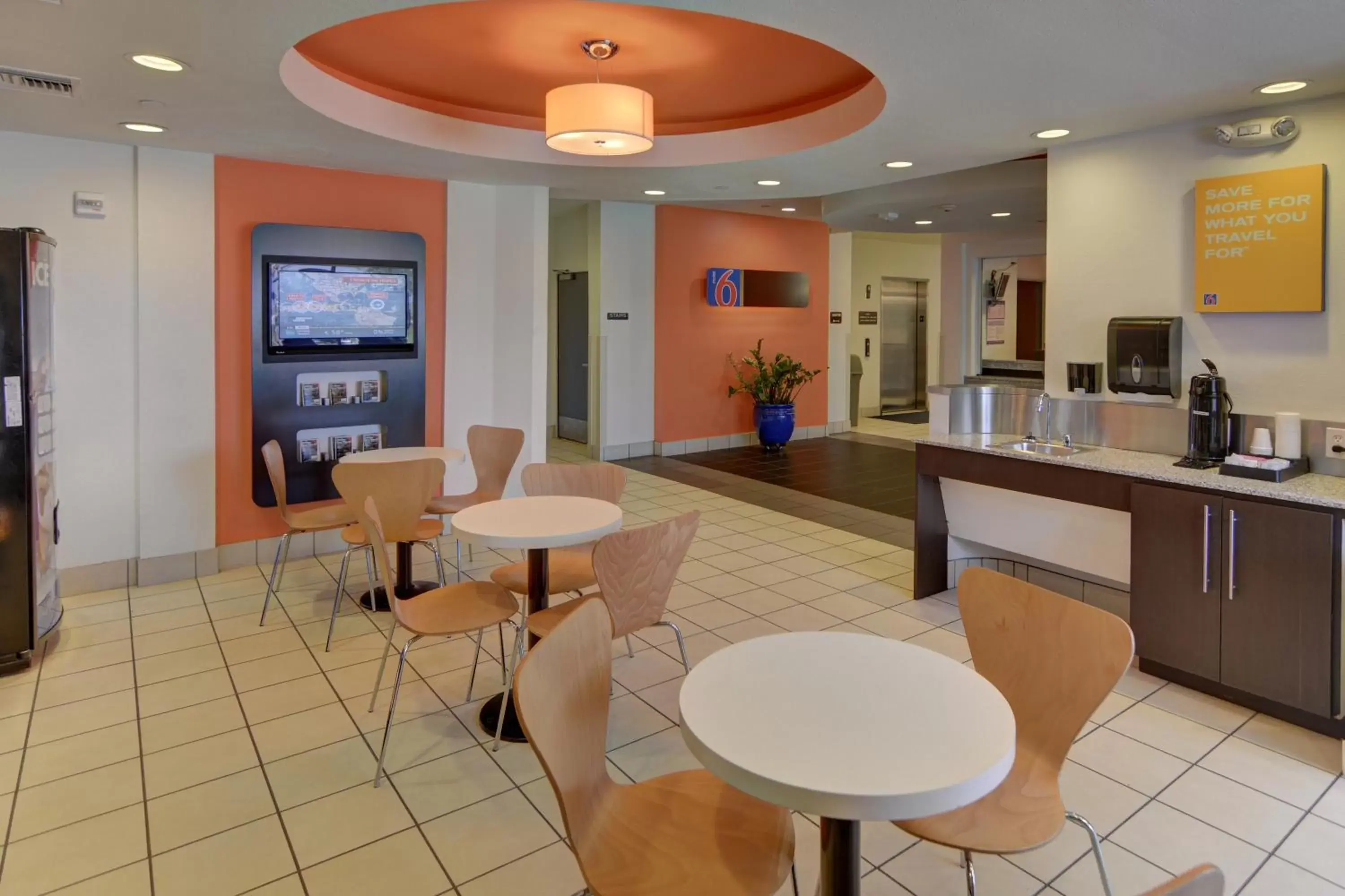 Communal kitchen in Motel 6-Roanoke, TX - Northlake - Speedway