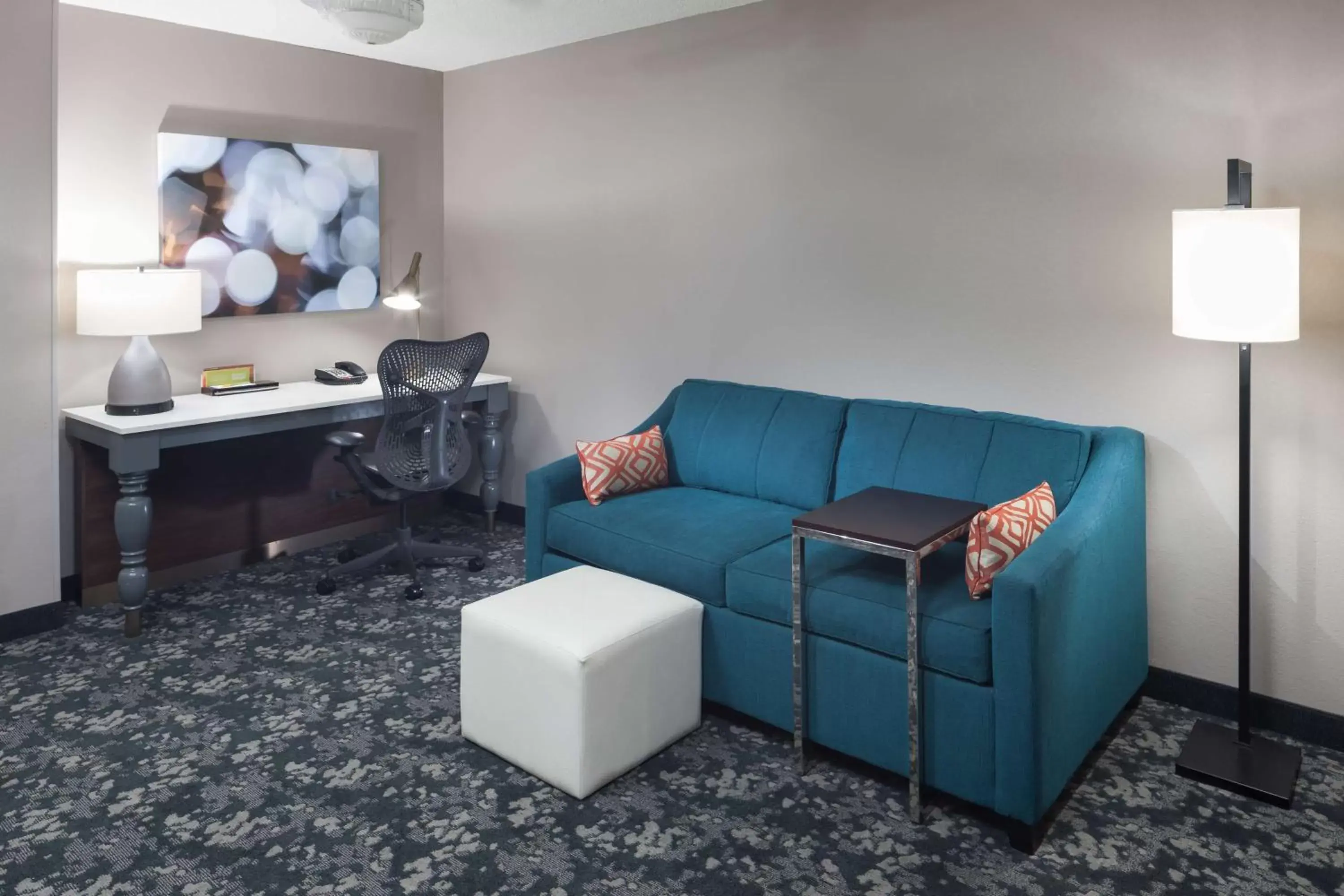Living room, Seating Area in Hilton Garden Inn Nashville Vanderbilt
