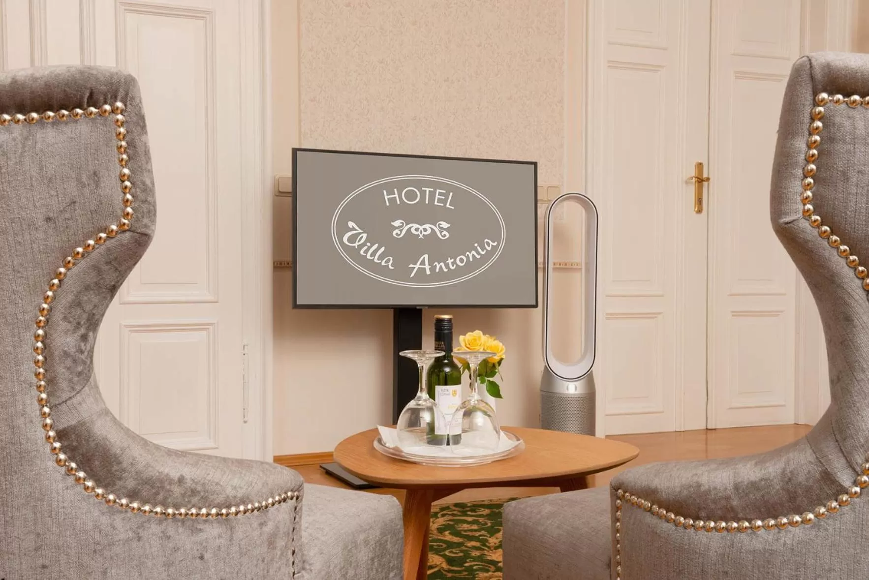 TV and multimedia in Villa Antonia