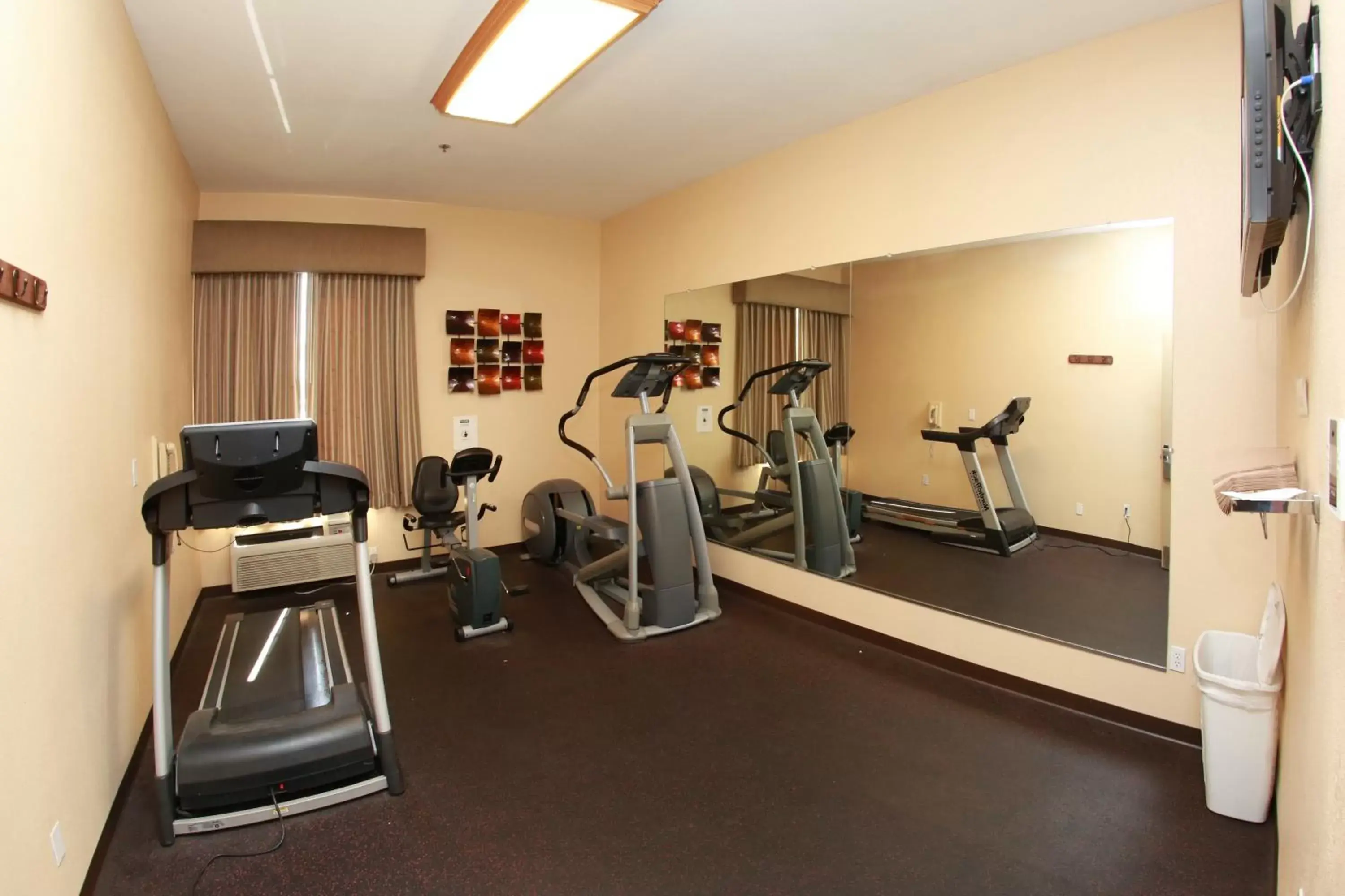 Fitness centre/facilities in Ramada by Wyndham Fresno Northwest Fitness centre/facilities in Ramada by Wyndham Fresno Northwest