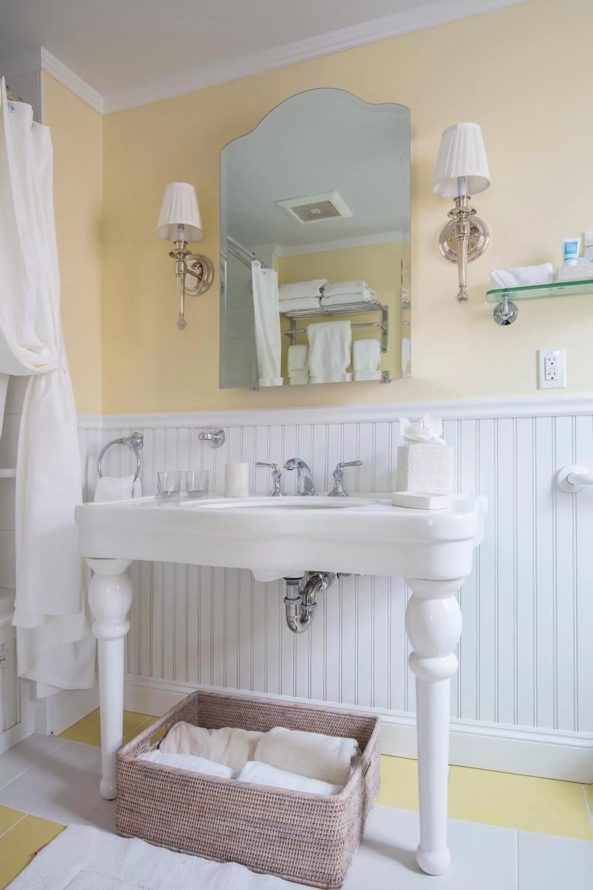 Bathroom in Saybrook Point Resort & Marina