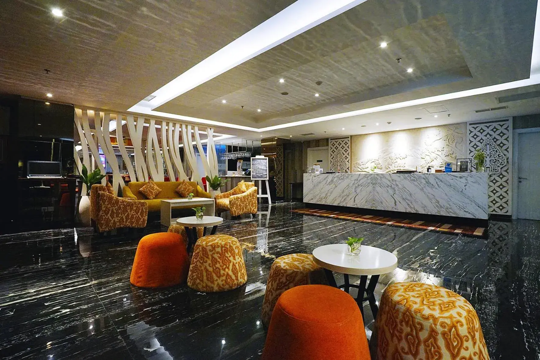 Lounge/Bar in Platinum Adisucipto Yogyakarta Hotel & Conference Center