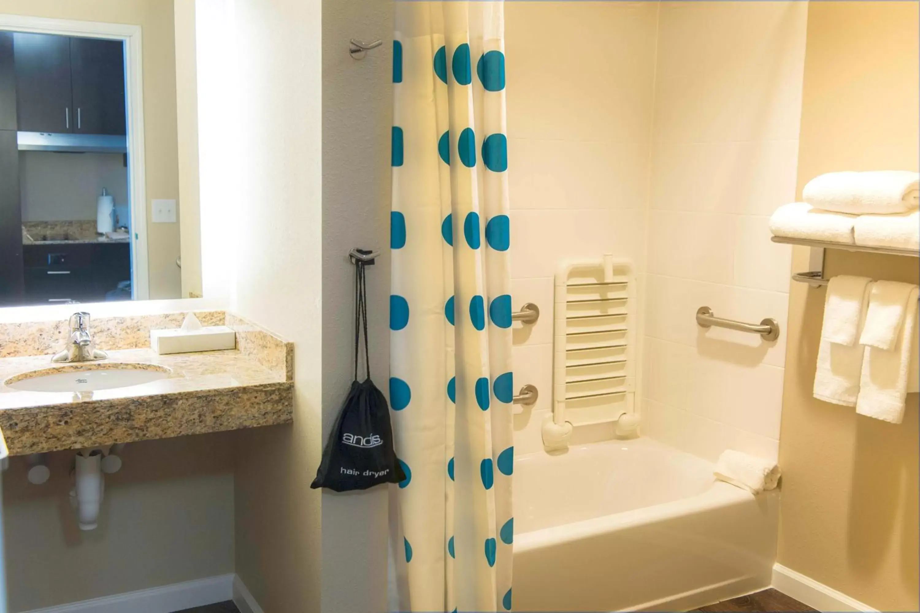 Bathroom in TownePlace Suites by Marriott Columbia Northwest/Harbison