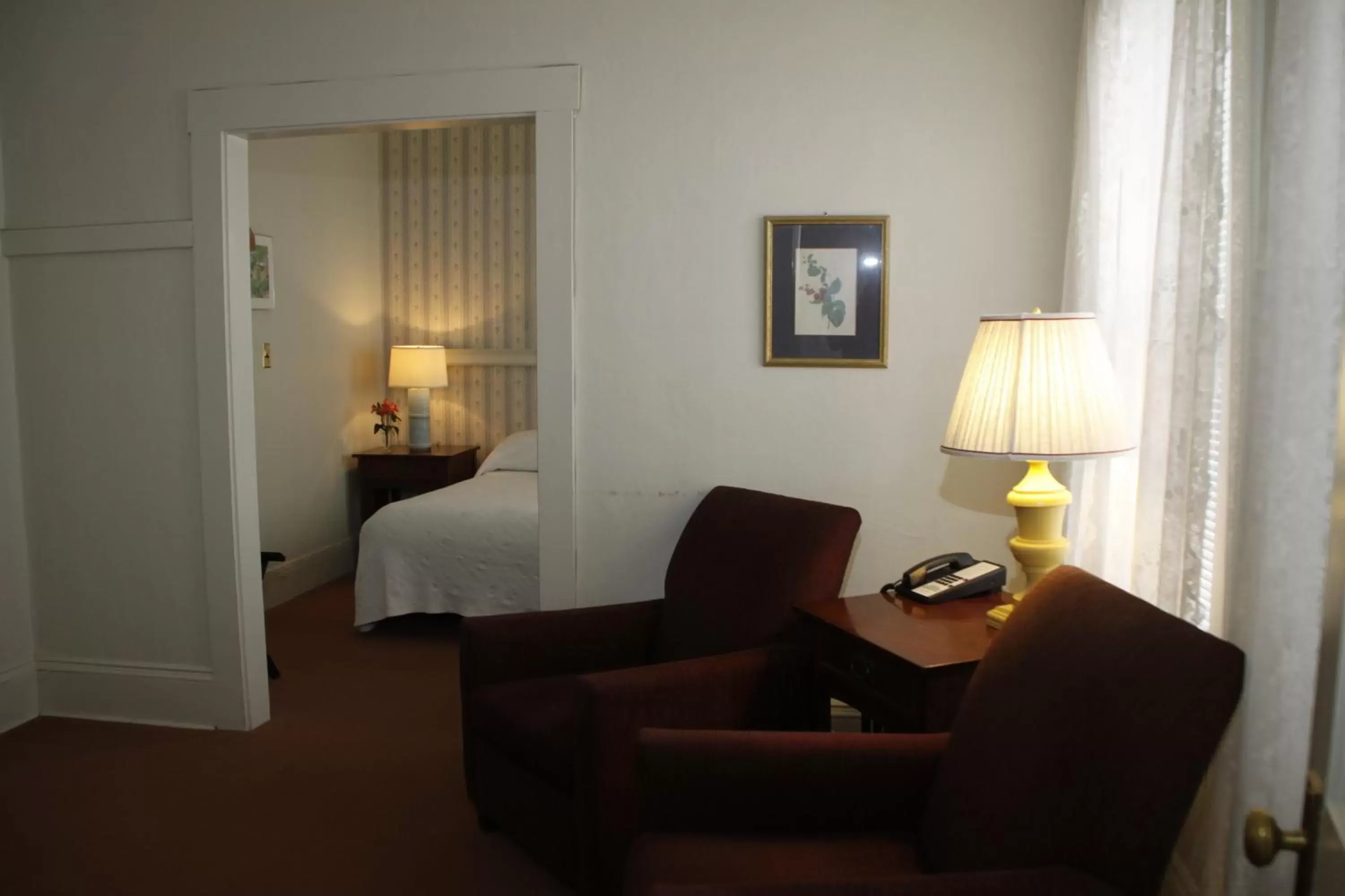 King Suite in Hotel Coolidge King Suite in Hotel Coolidge