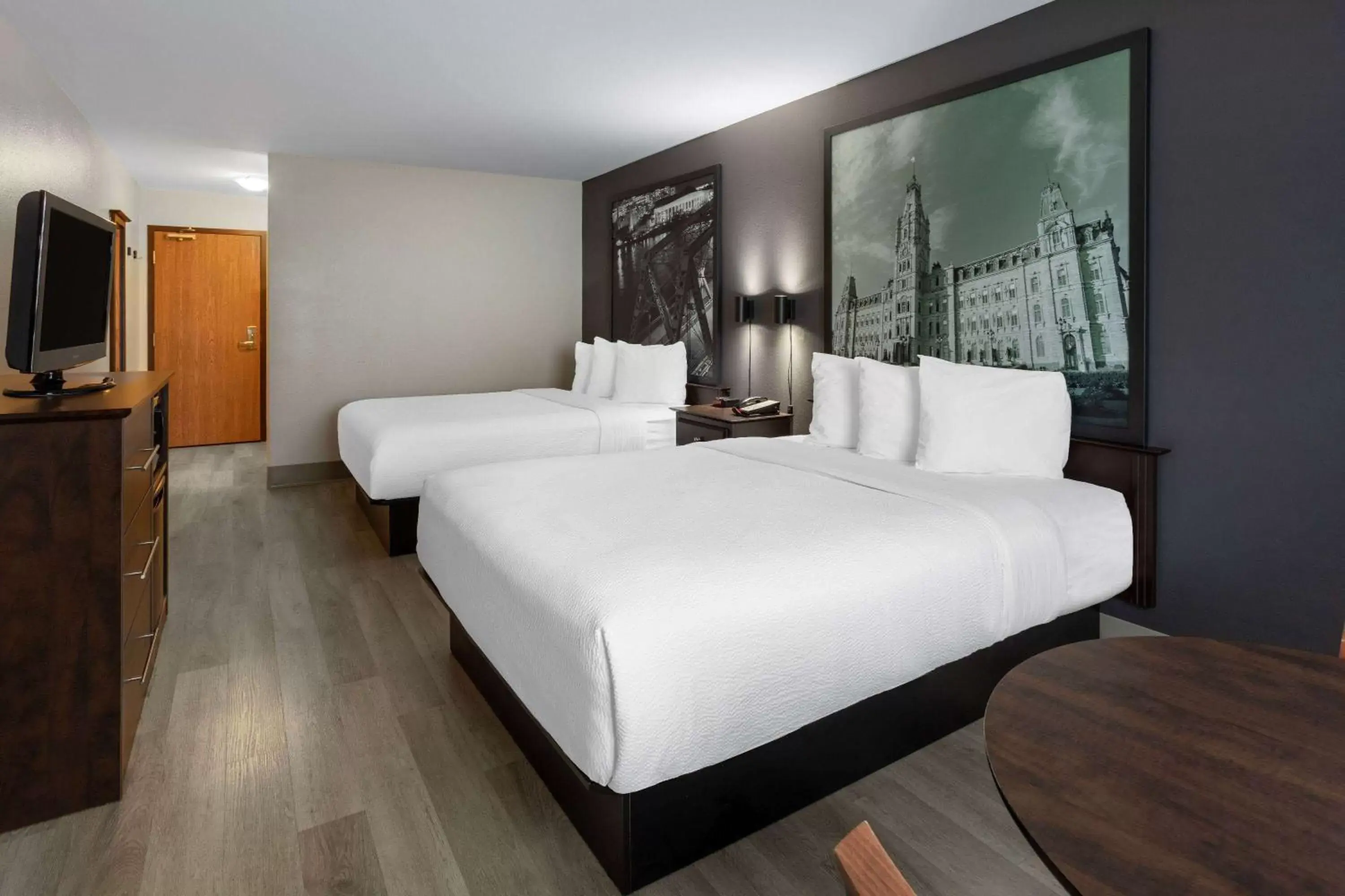 Photo of the whole room, Bed in Super 8 by Wyndham Quebec City Photo of the whole room, Bed in Super 8 by Wyndham Quebec City