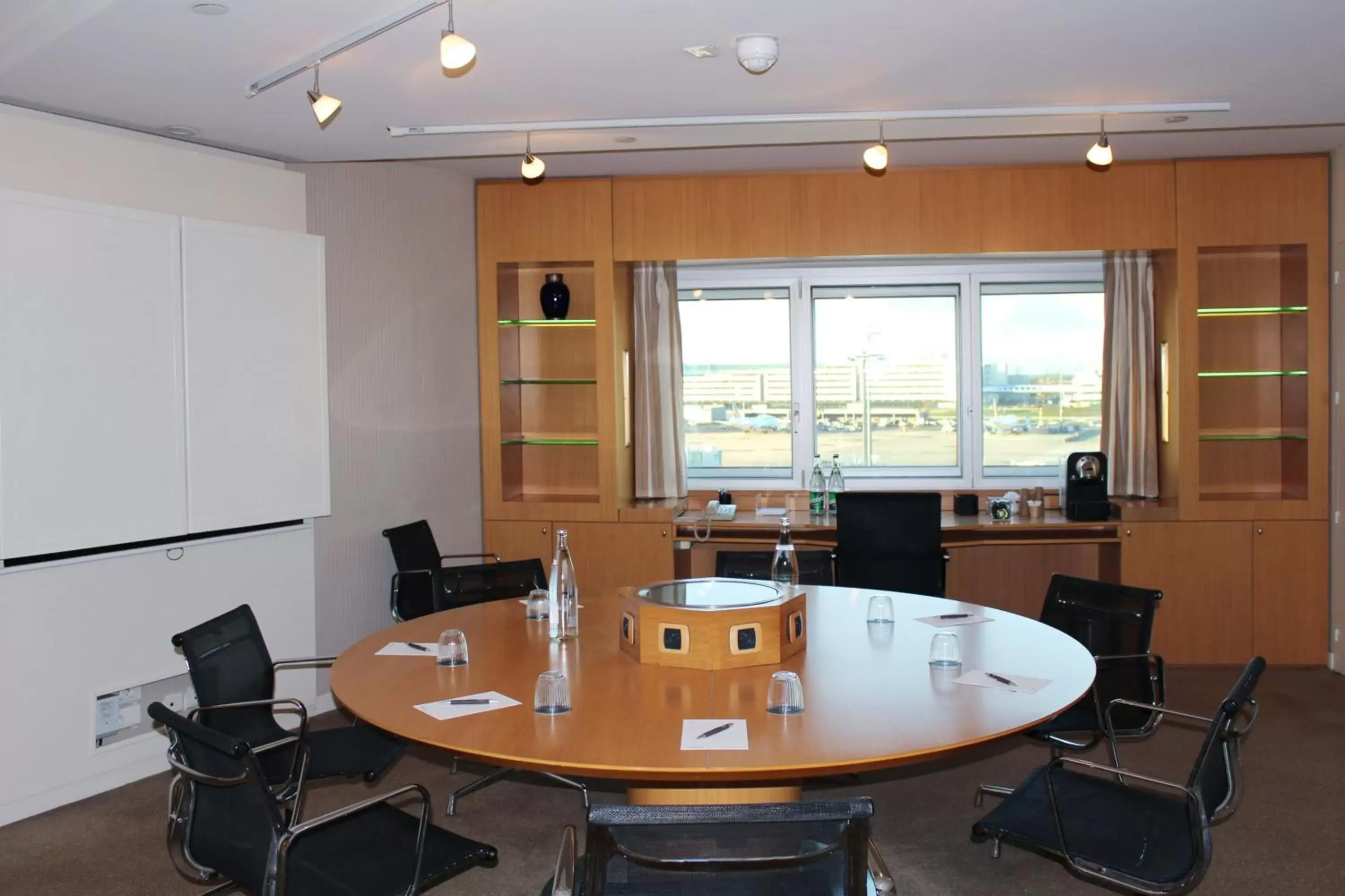 Meeting/conference room in Sheraton Paris Charles de Gaulle Airport Hotel