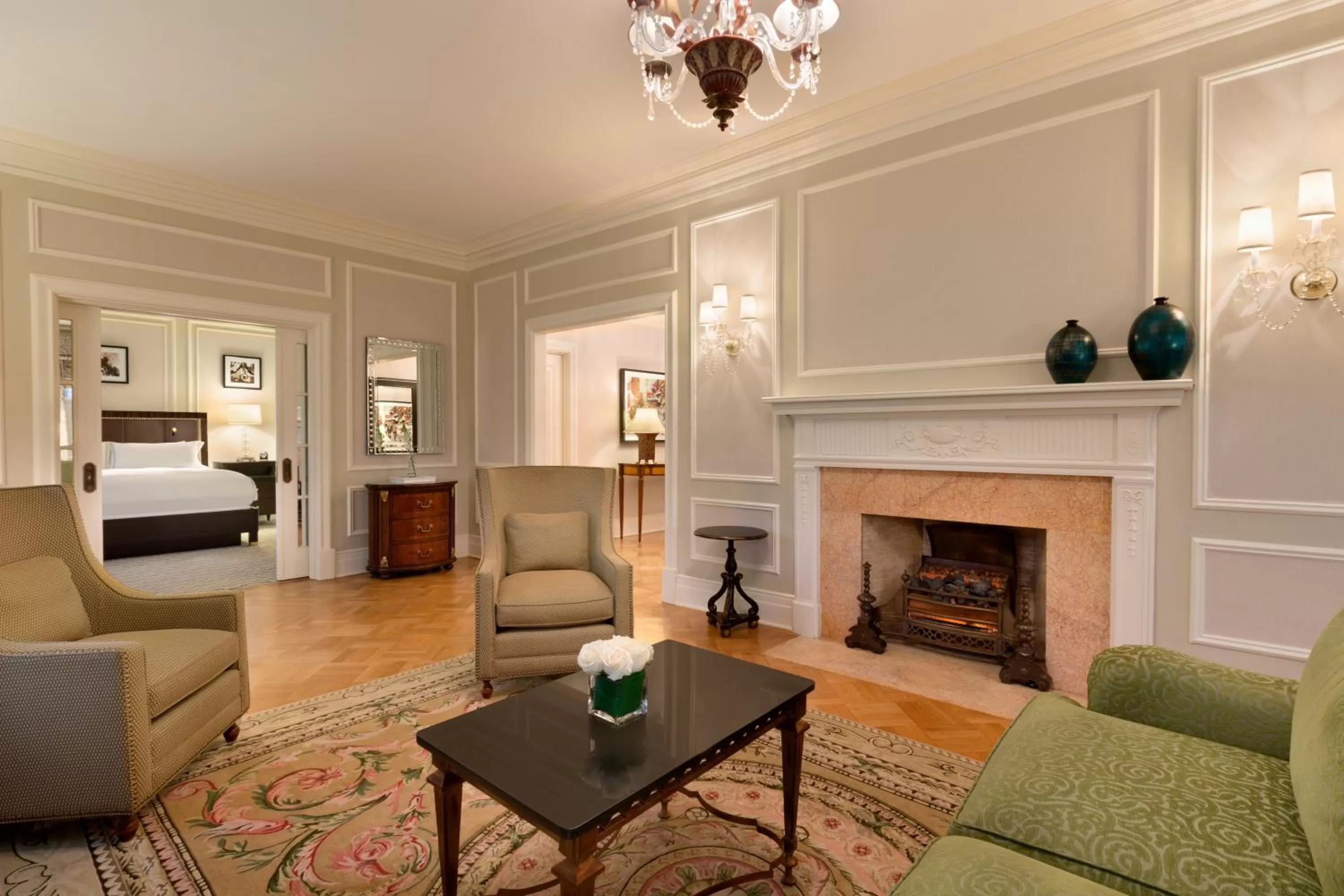 Bed in Fairmont Chateau Laurier Gold Experience