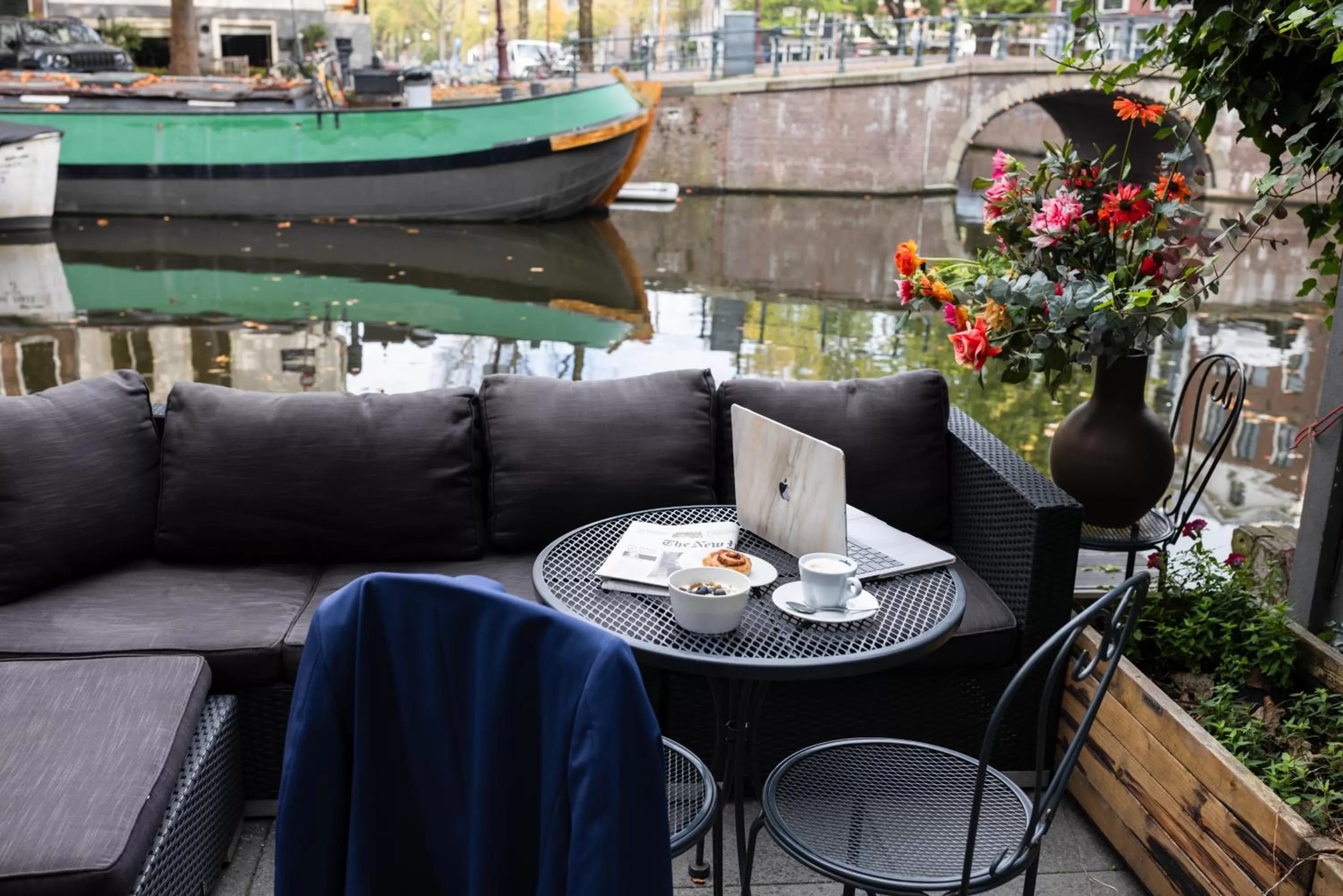 Amsterdam Canal Hotel