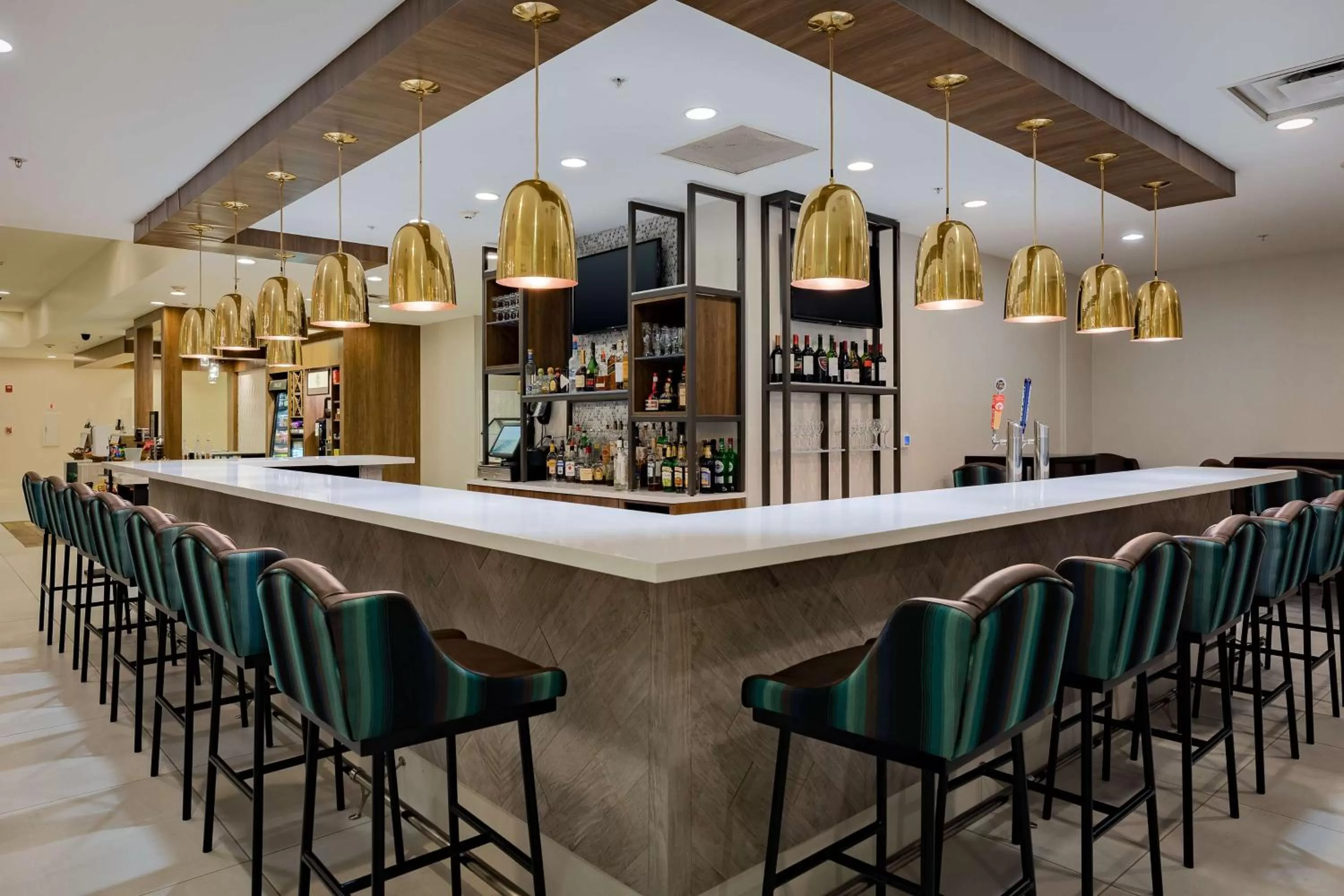 Lounge or bar in Hilton Garden Inn Tifton