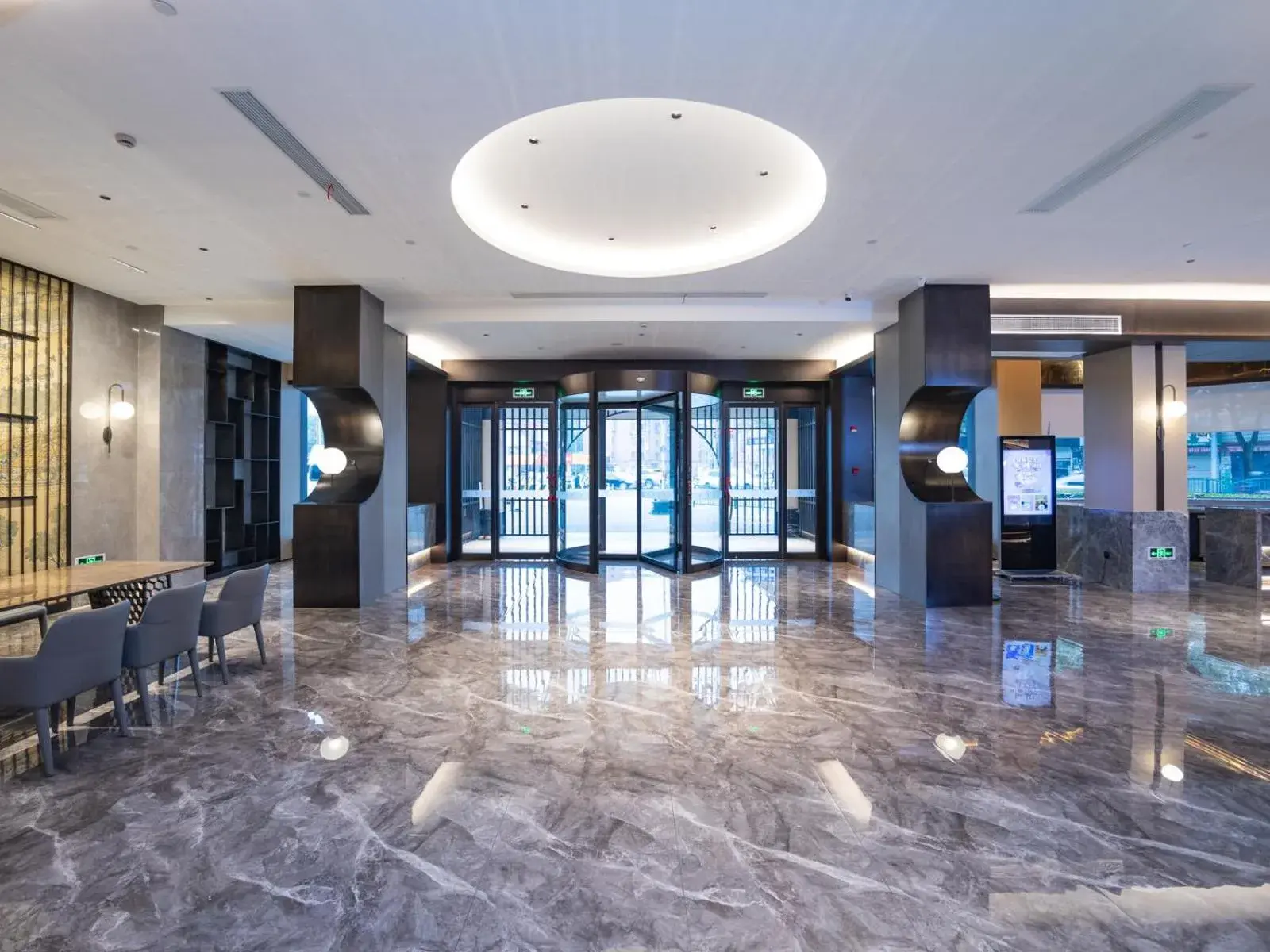 Lobby/Reception in Country Inn&Suites by Radisson, Shanghai PVG