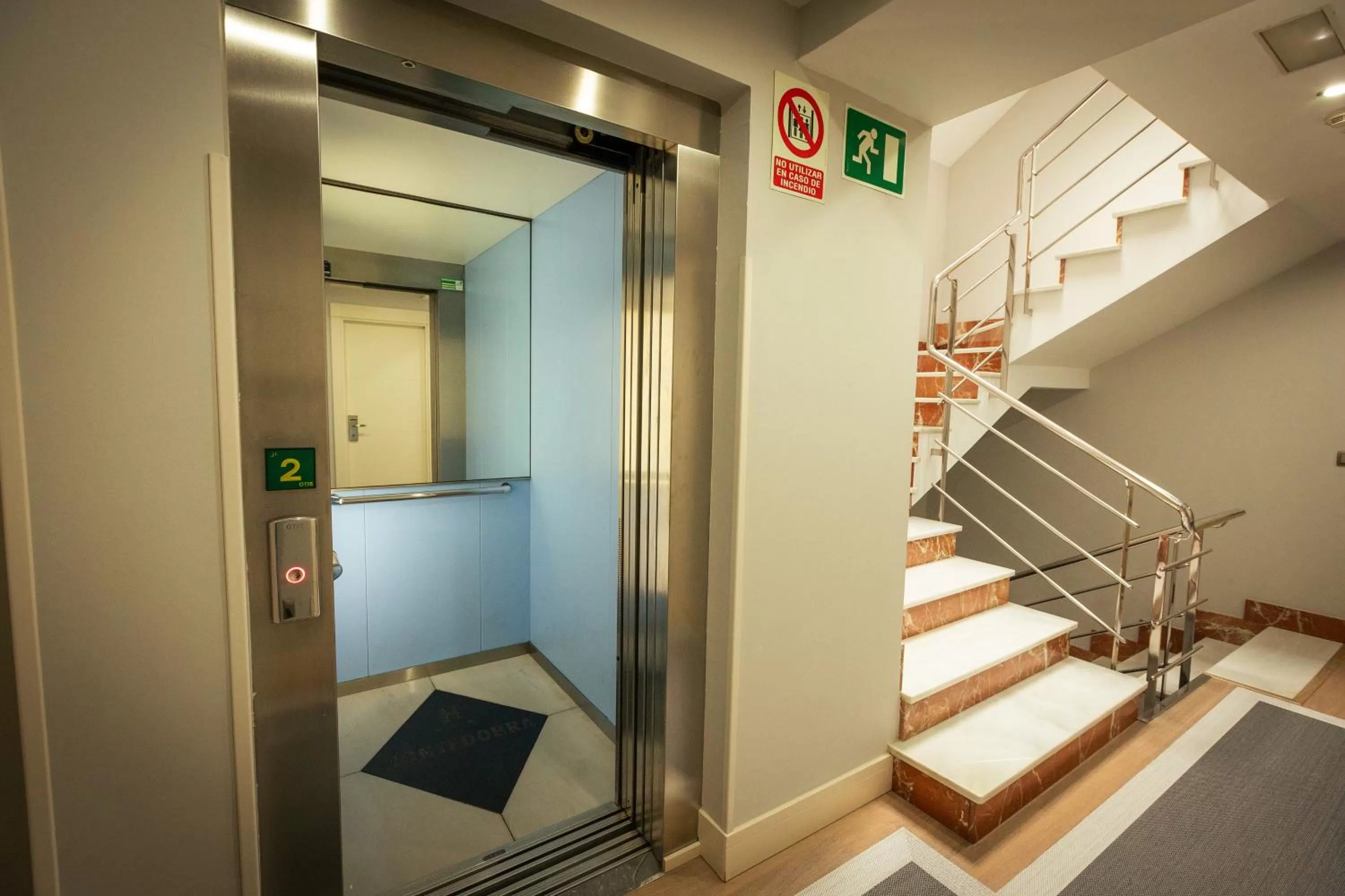 elevator in Hotel Montedobra