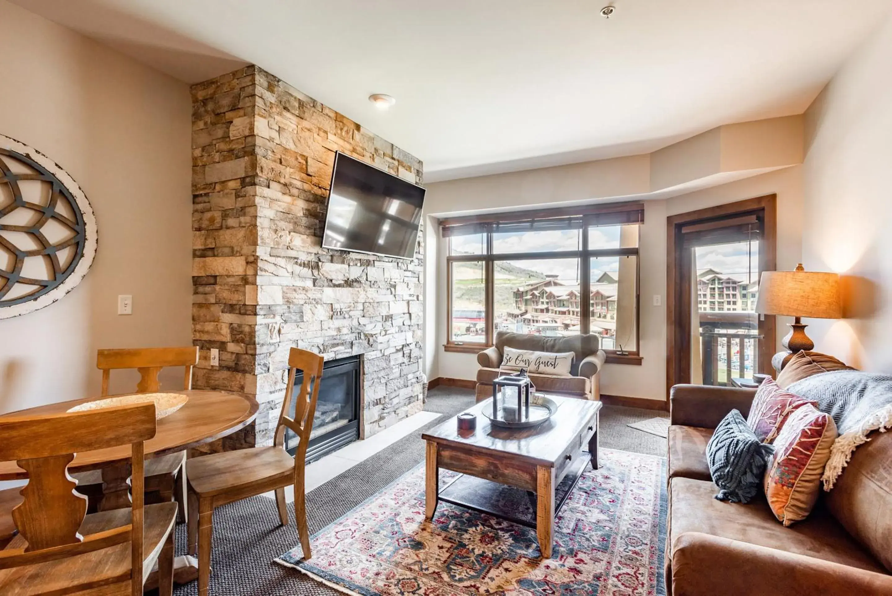 Living room, Seating Area in Sundial Lodge by All Seasons Resort Lodging