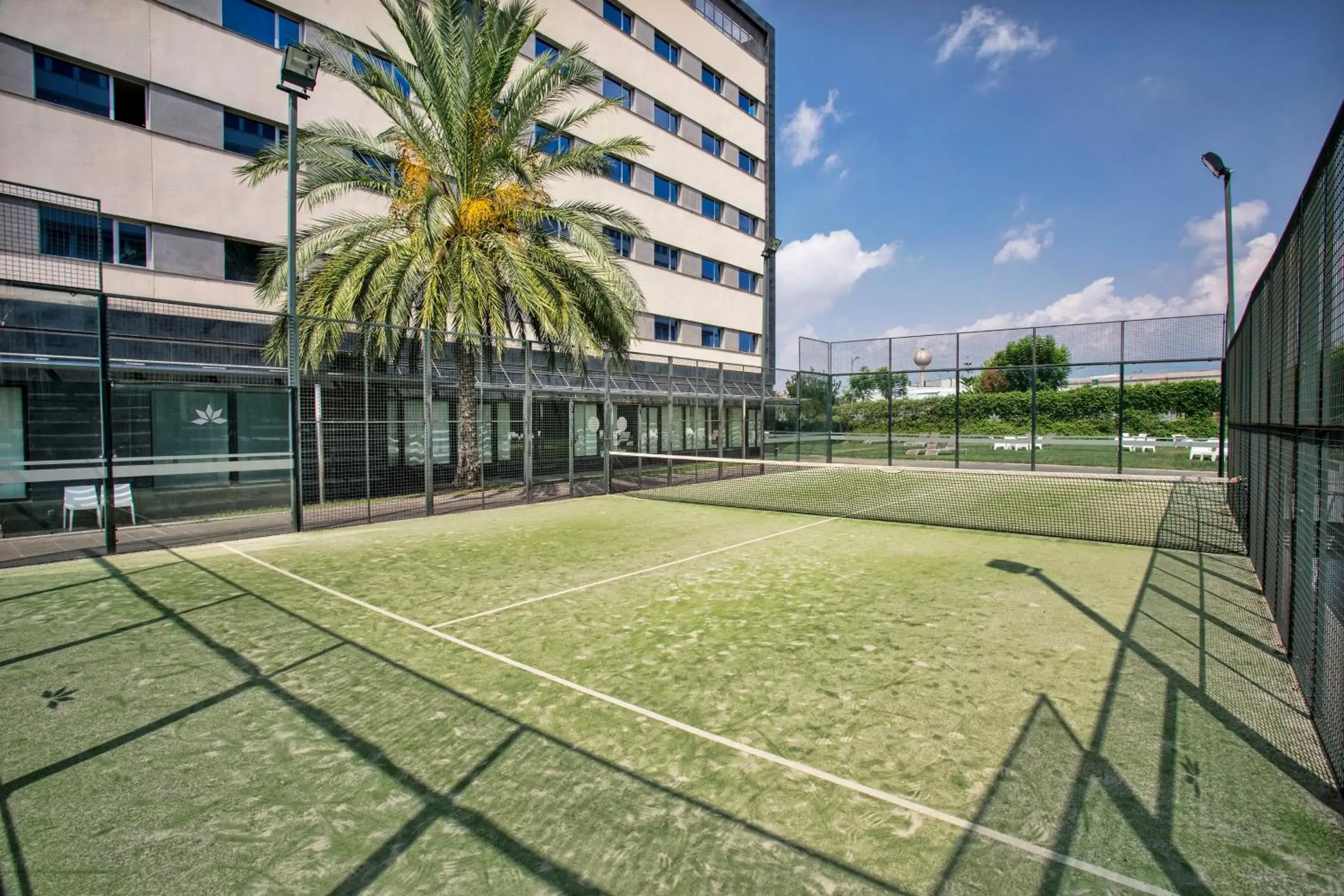 Area and facilities, Tennis/Squash in azz Hotel Tactica