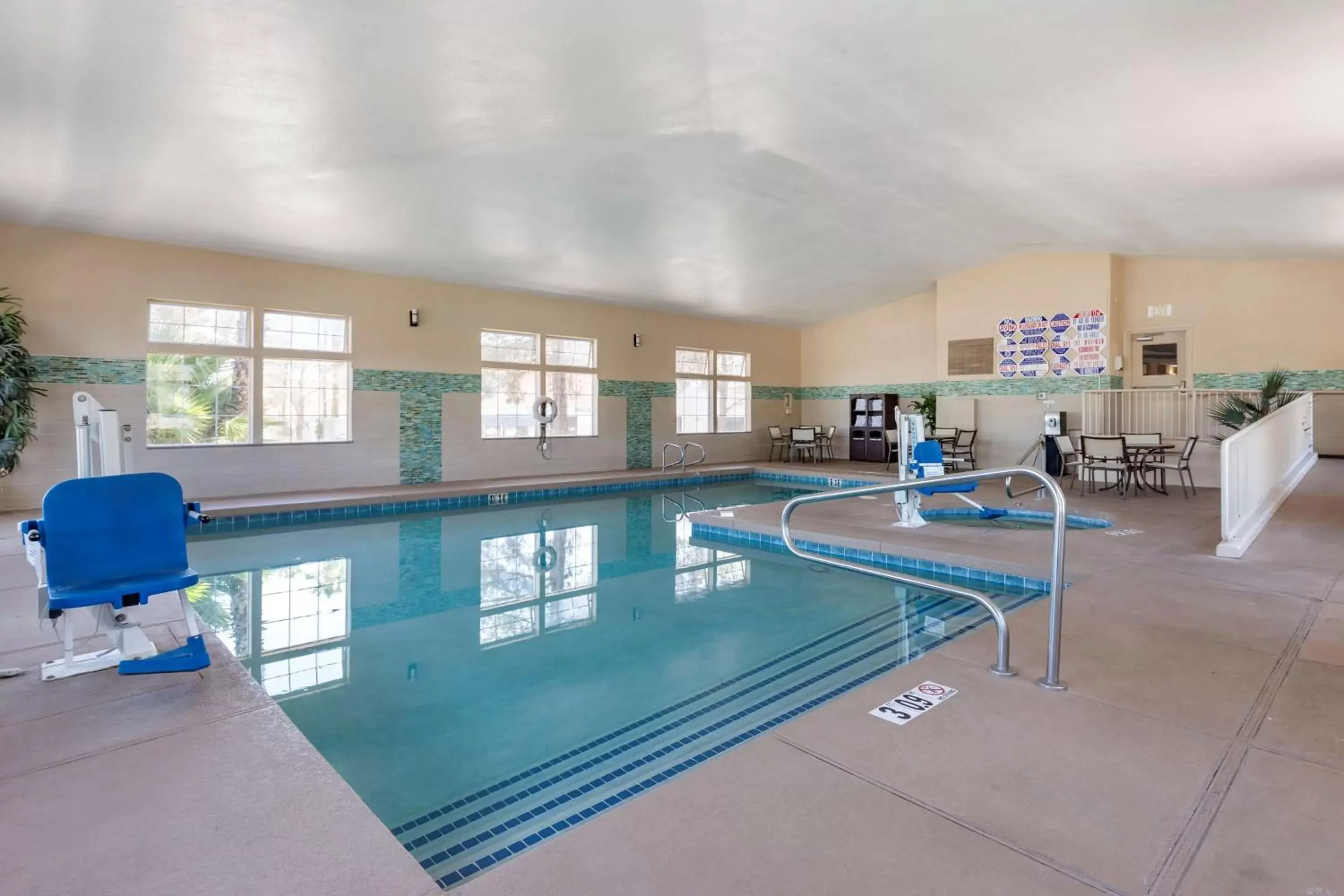 Pool view, Swimming Pool in Best Western Plus Las Vegas West