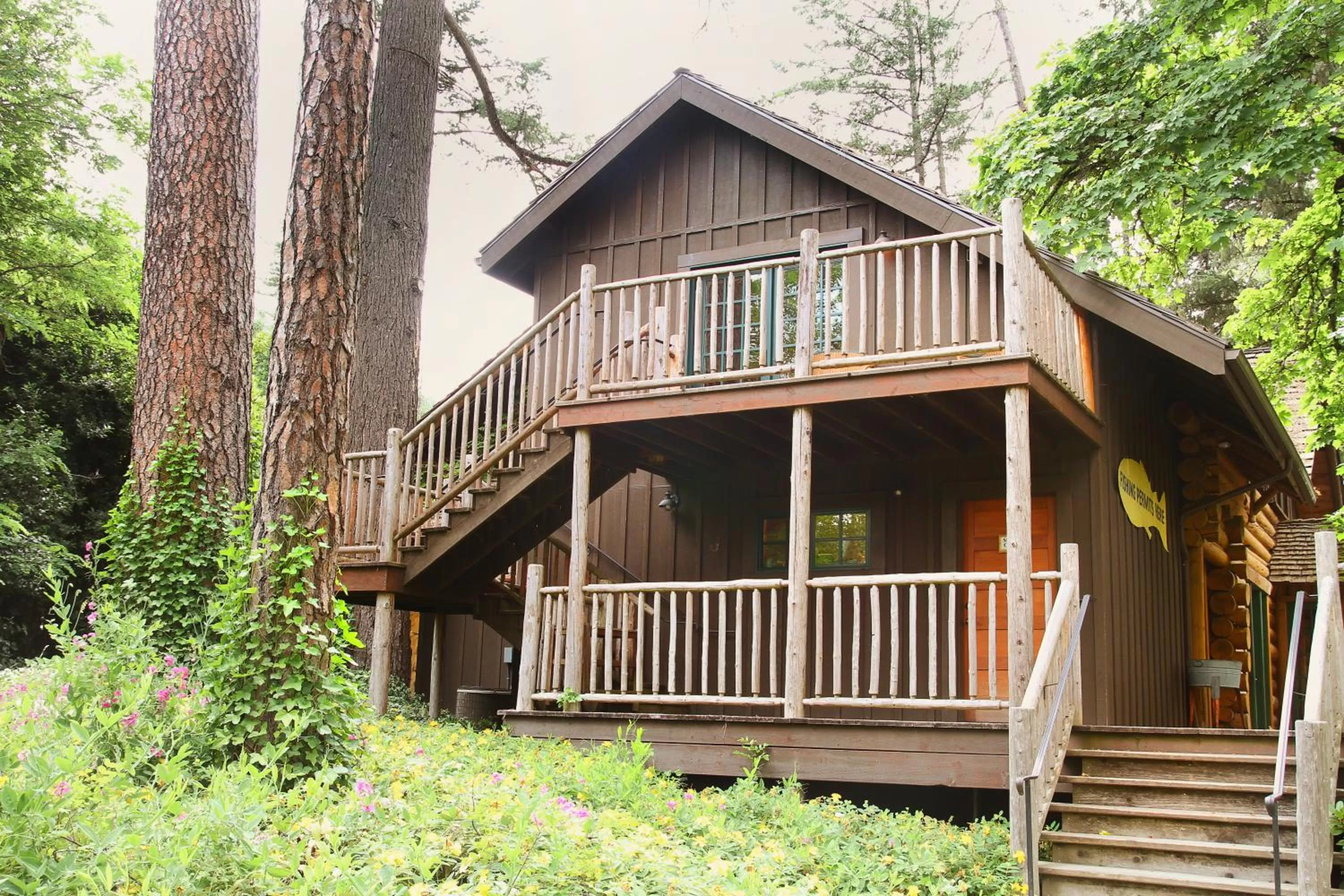 Facade/entrance in Weasku Inn