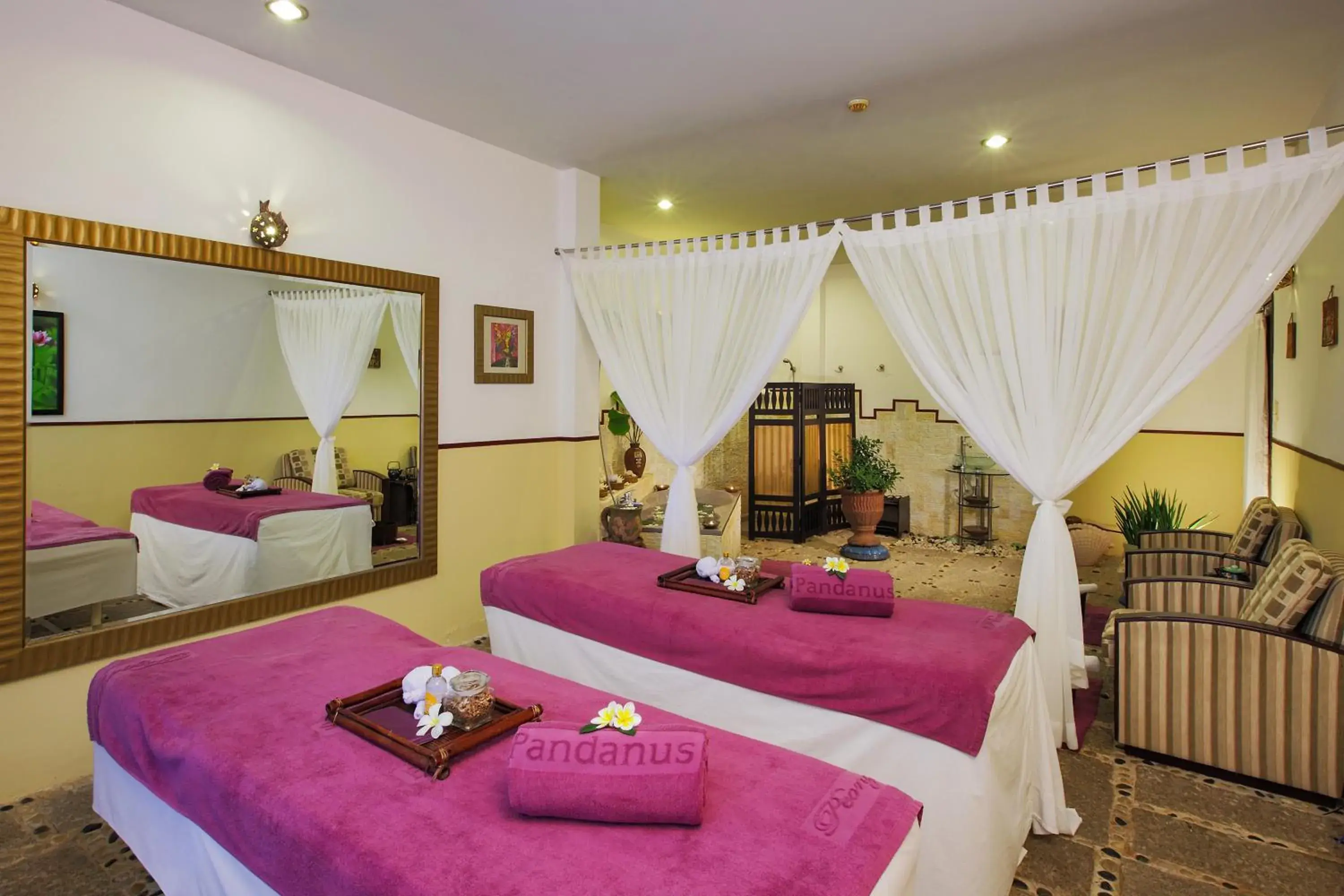 Massage in Pandanus Resort