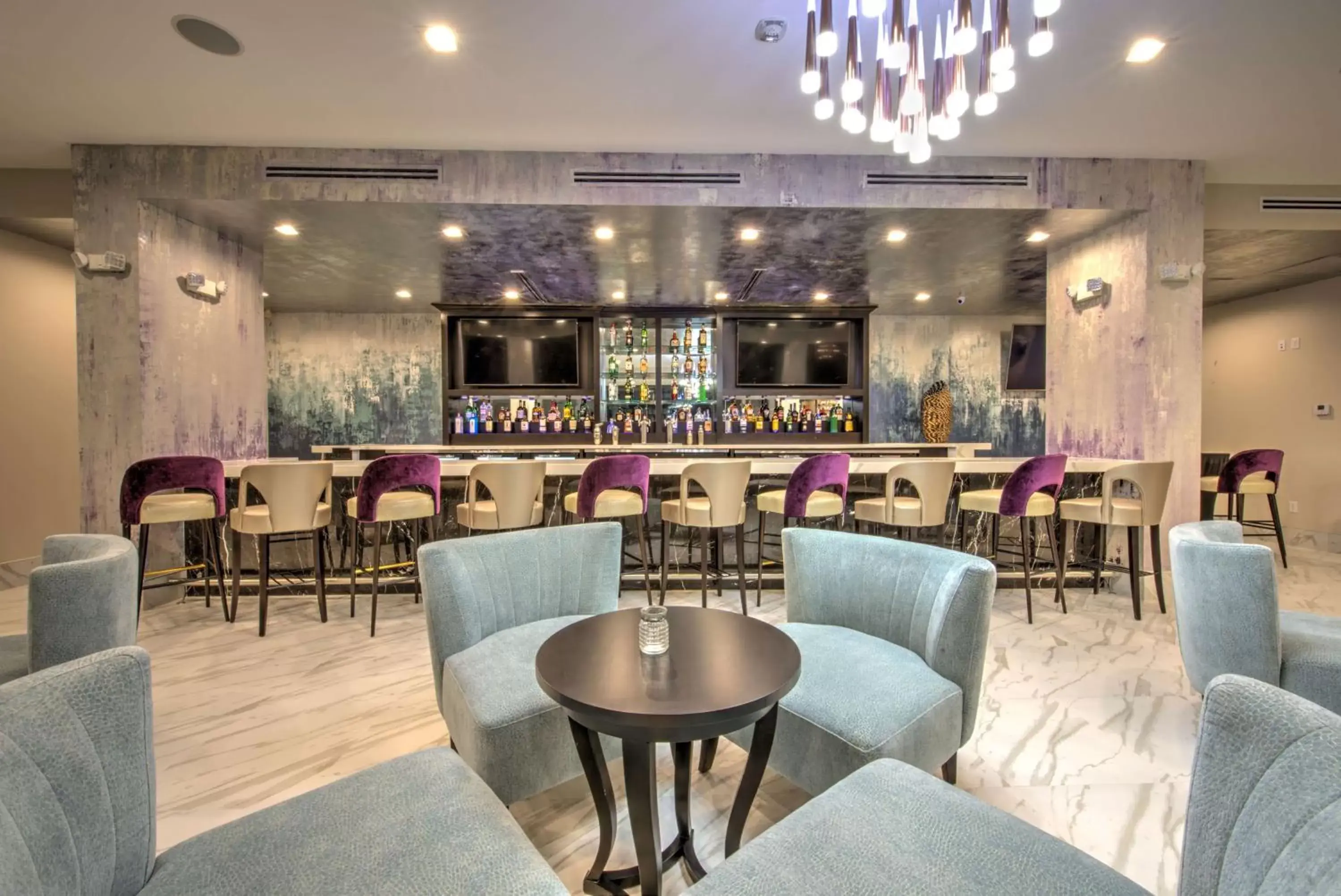 Lounge or bar, Restaurant/Places to Eat in DoubleTree by Hilton Houston Brookhollow