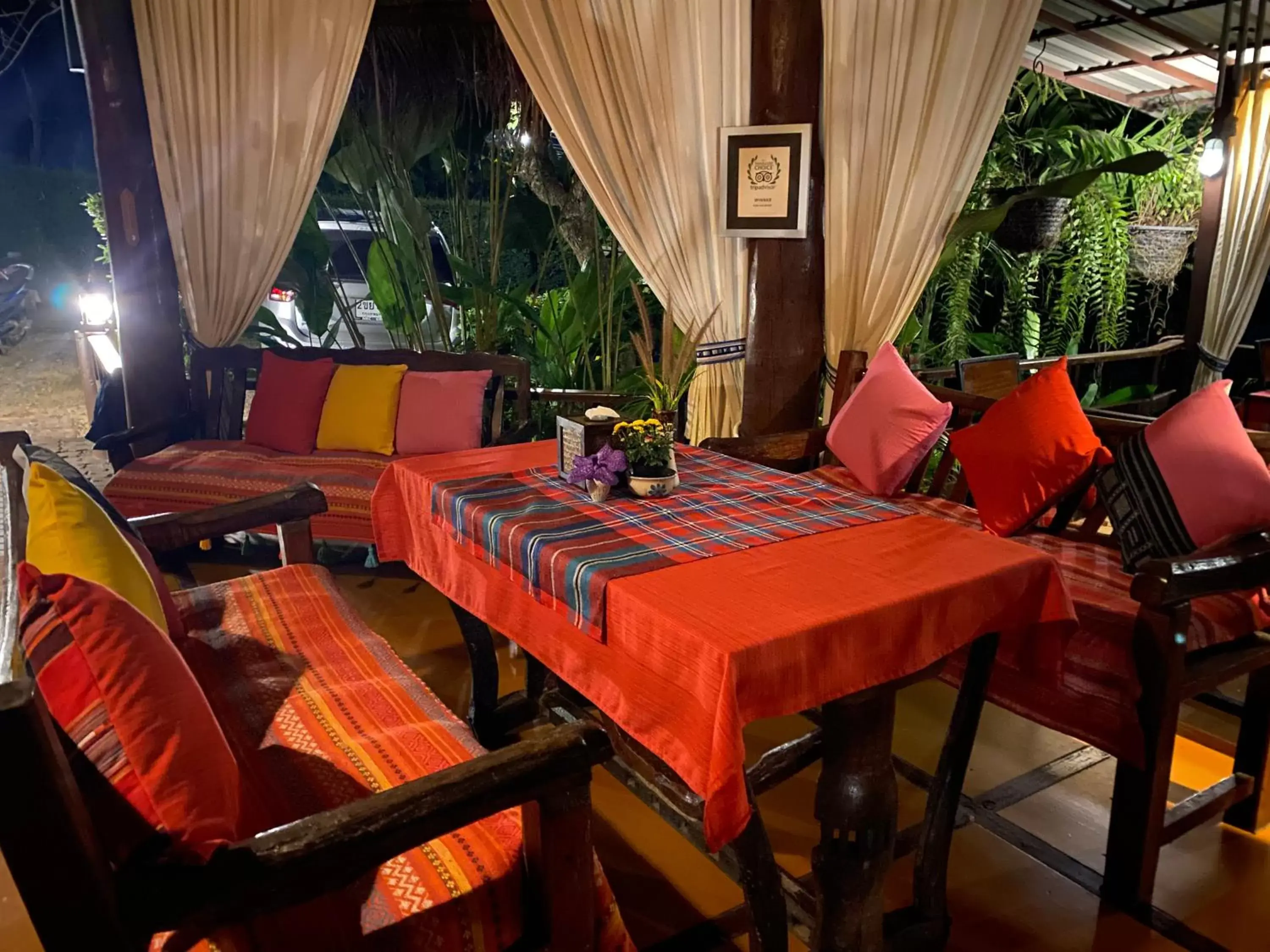 Lounge or bar, Restaurant/Places to Eat in Pura Vida Pai Resort