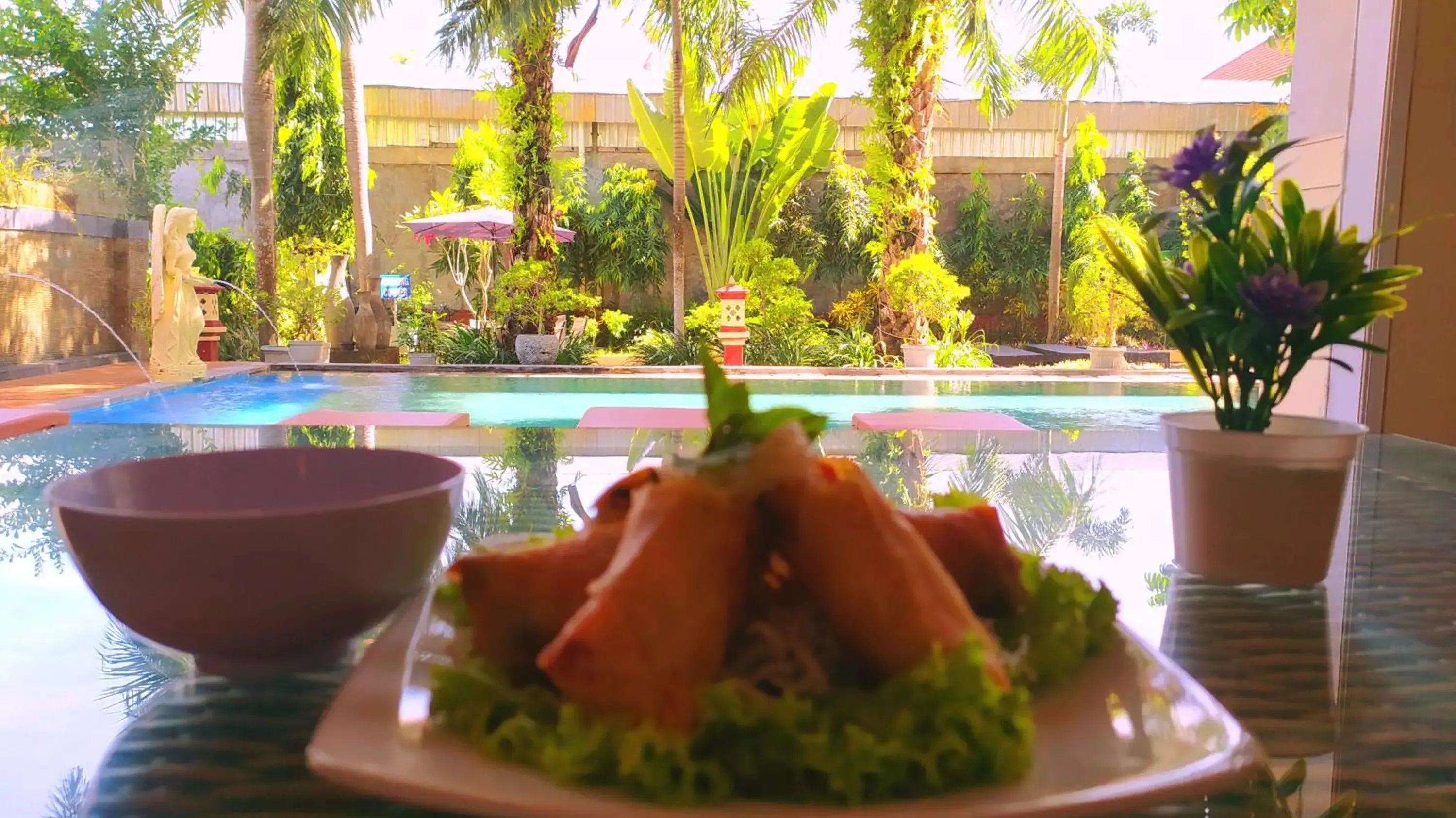 Garden in Puri Saron Denpasar Hotel