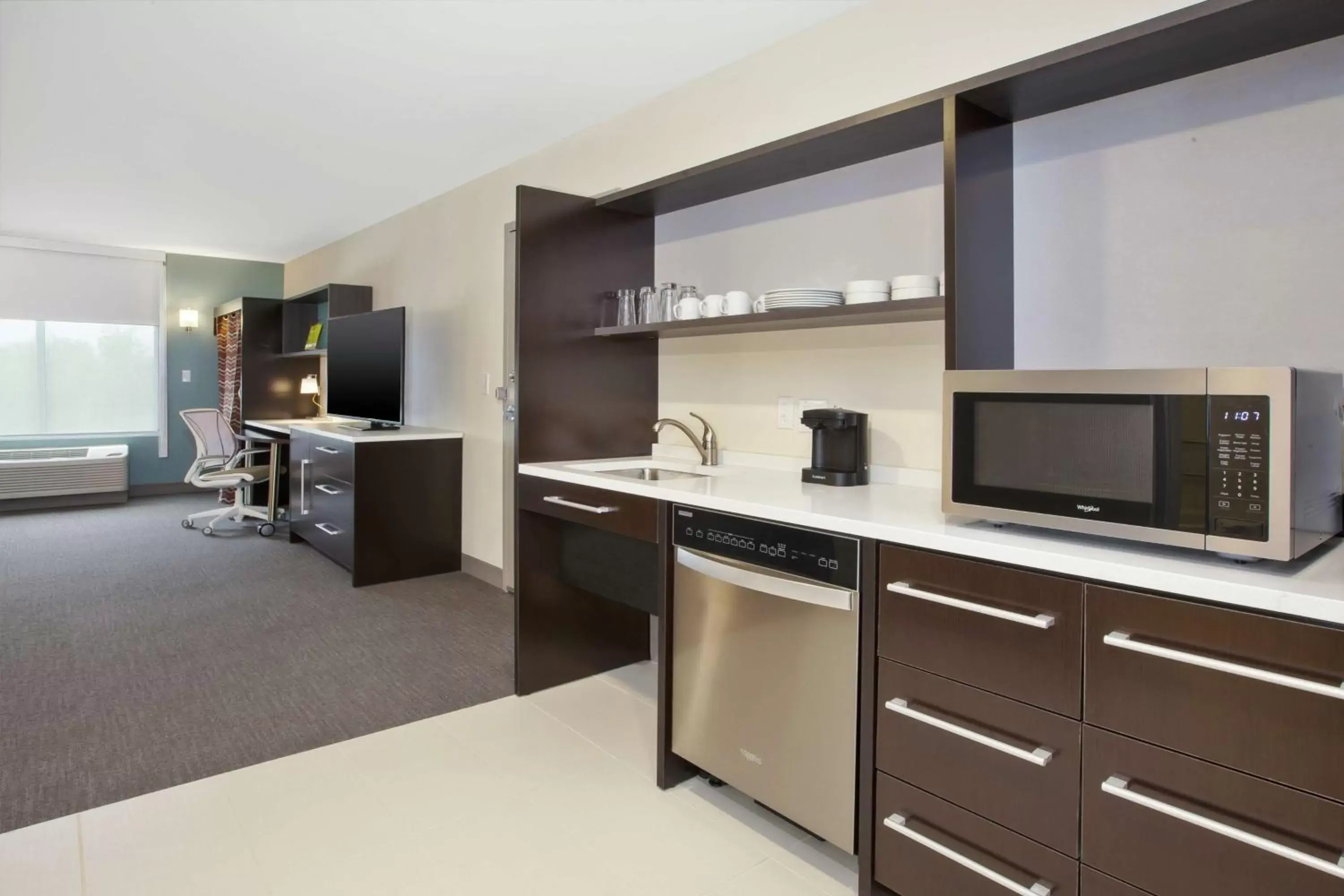 Bedroom, Kitchen/Kitchenette in Home2 Suites By Hilton West Bloomfield, Mi