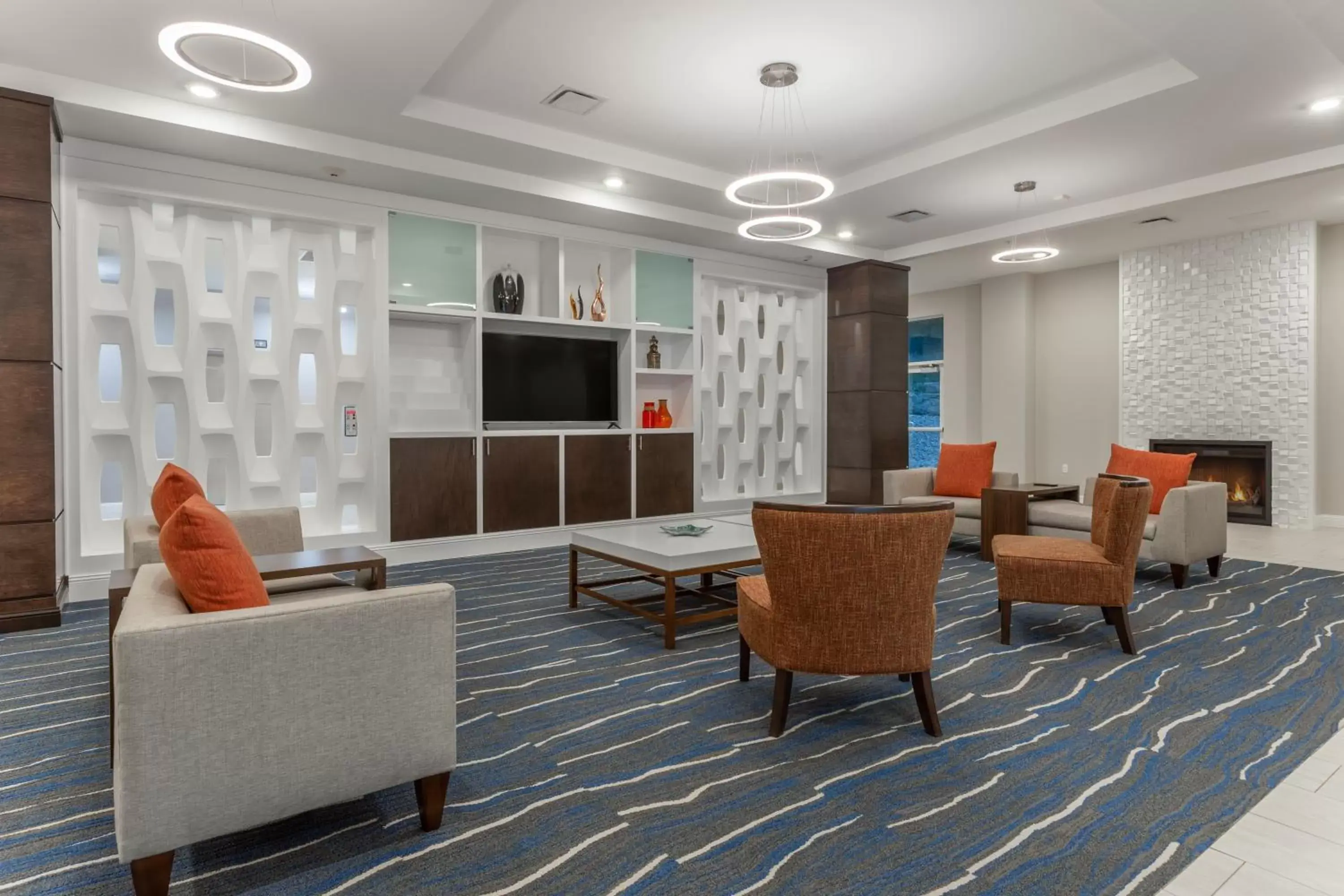 Lobby or reception in Holiday Inn & Suites - Jefferson City, an IHG Hotel