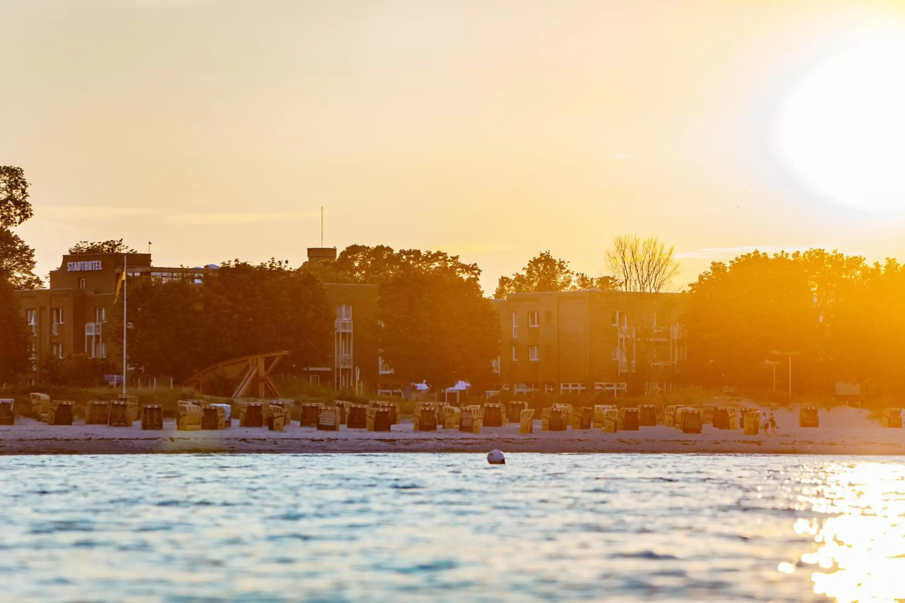 Sunset, Sunrise/Sunset in Stadthotel Eckernförde