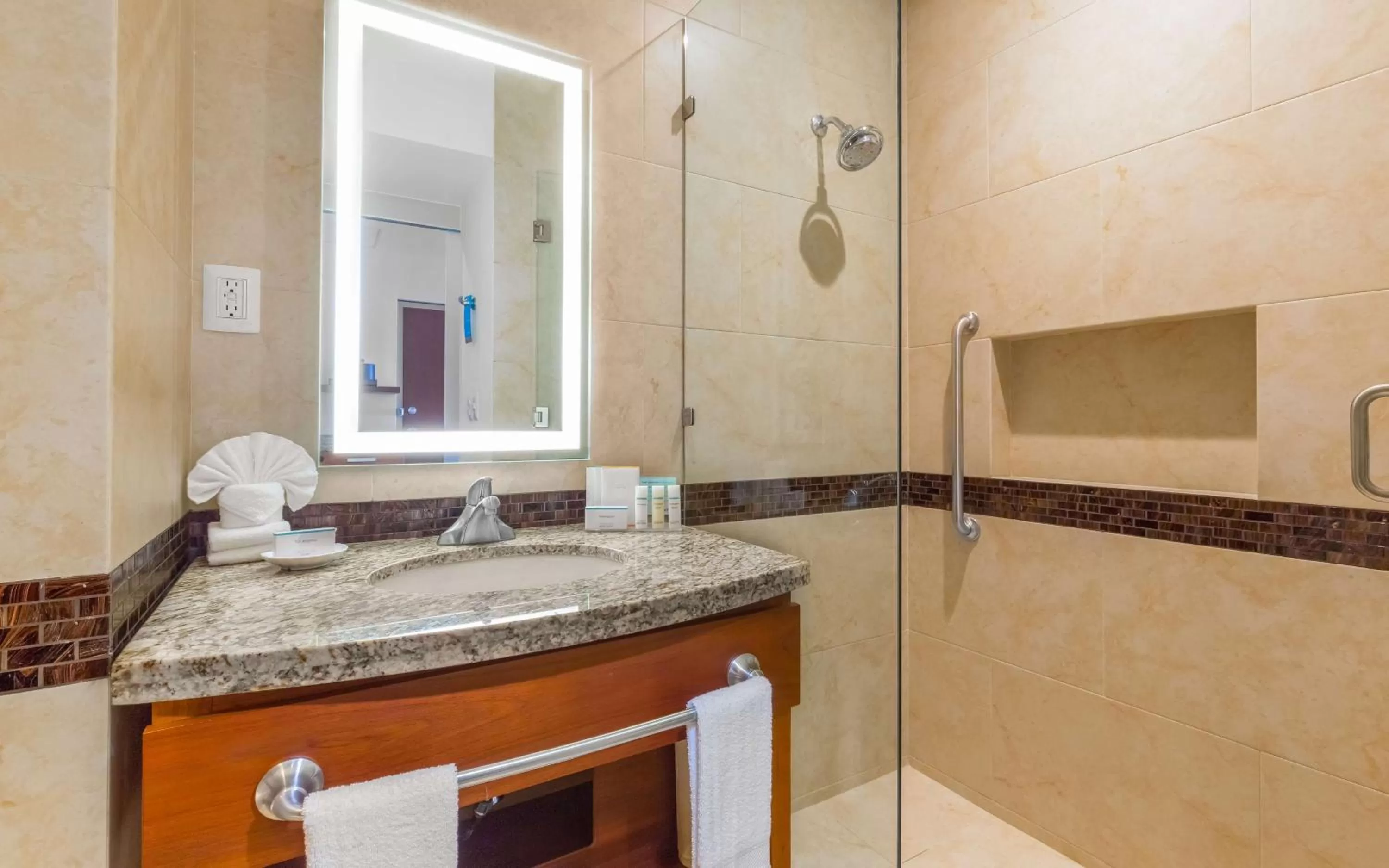 Bathroom in Hampton Inn & Suites by Hilton Los Cabos